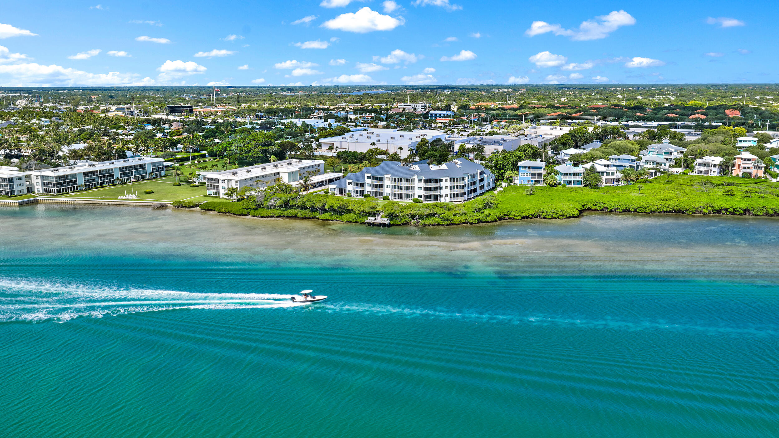 200 Waterway #208, Tequesta FL 33469