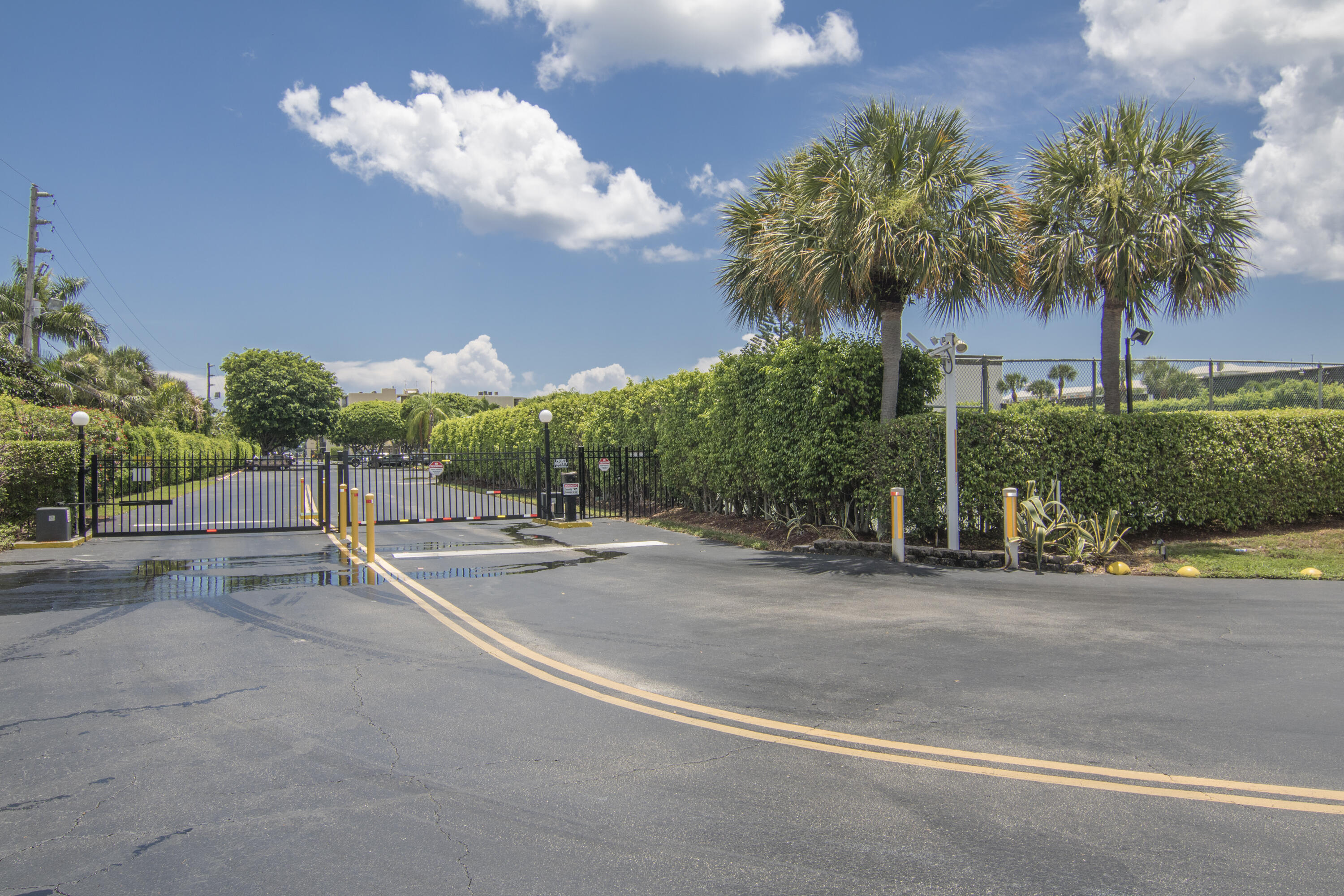 890 N FEDERAL #412, Lantana FL 33462
