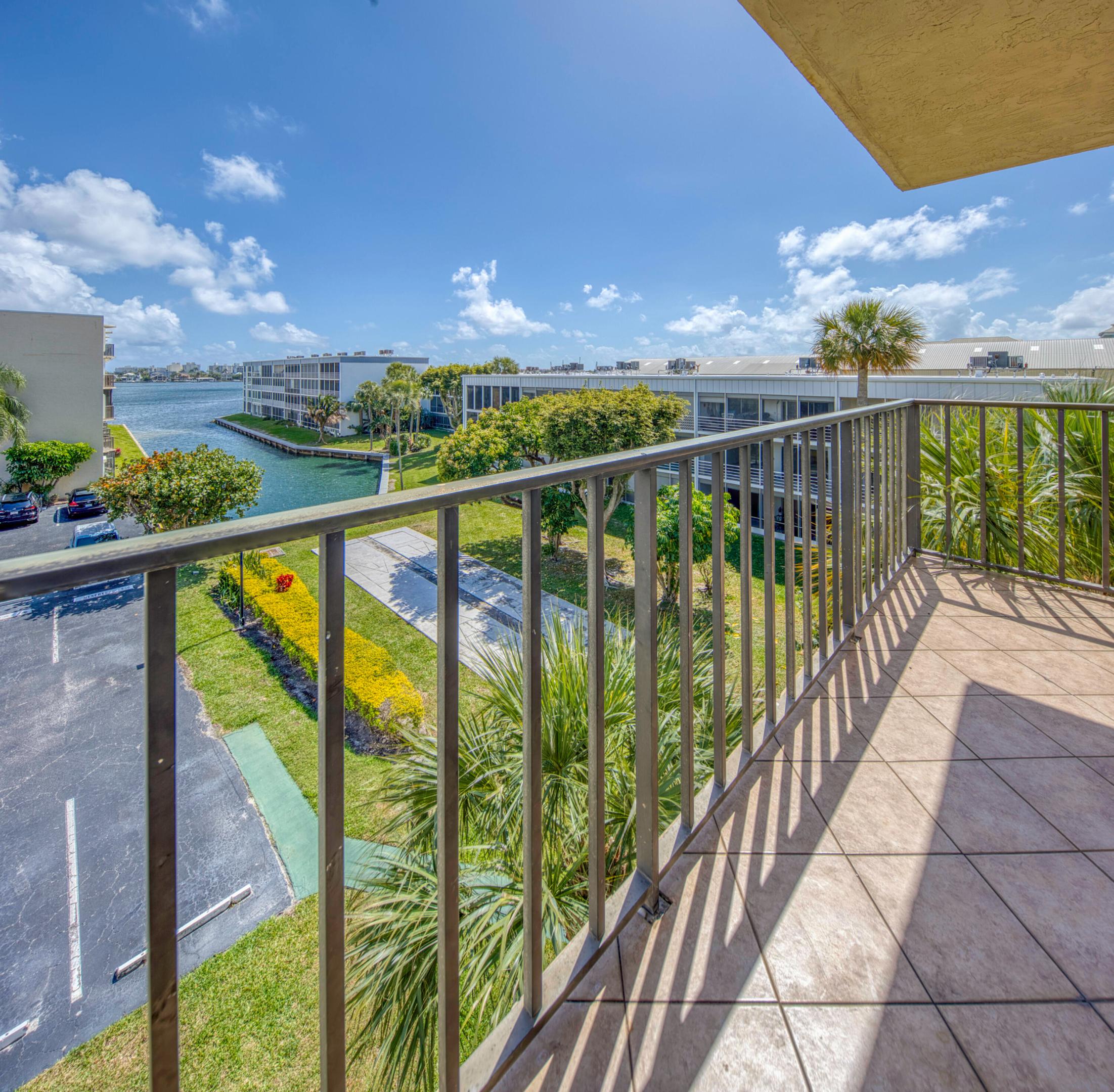 890 N FEDERAL #412, Lantana FL 33462