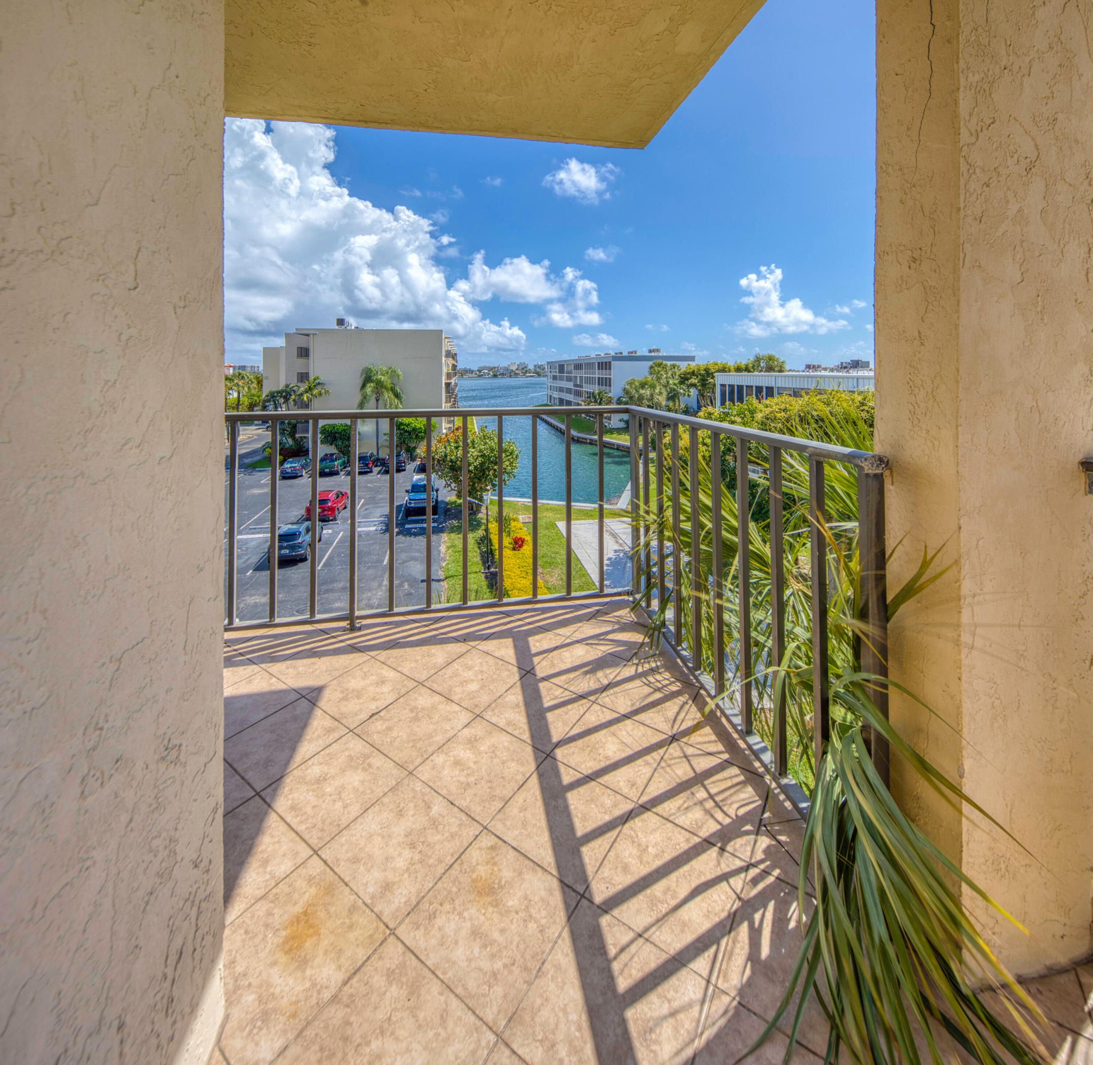 890 N FEDERAL #412, Lantana FL 33462