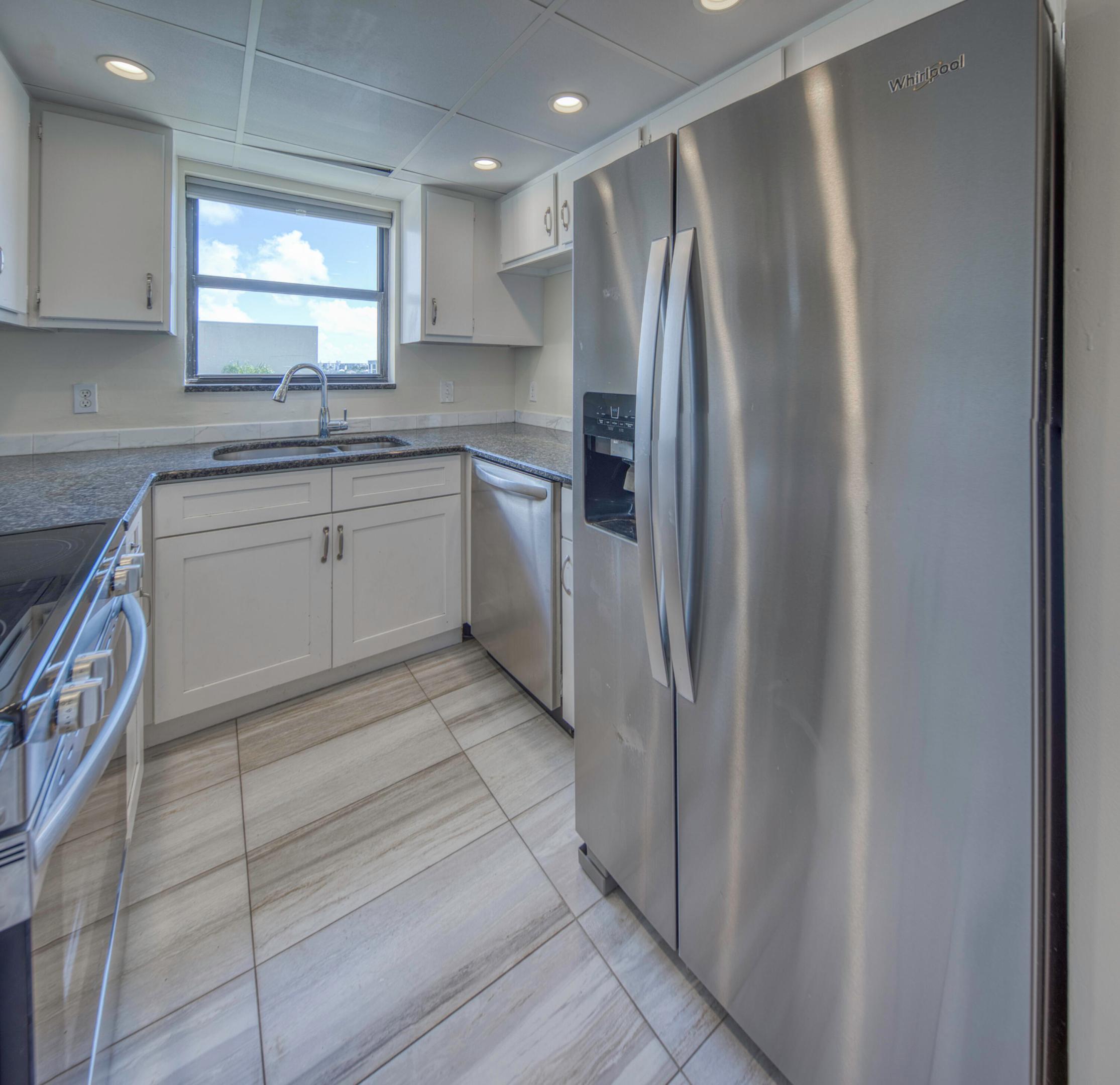 890 N FEDERAL #412, Lantana FL 33462
