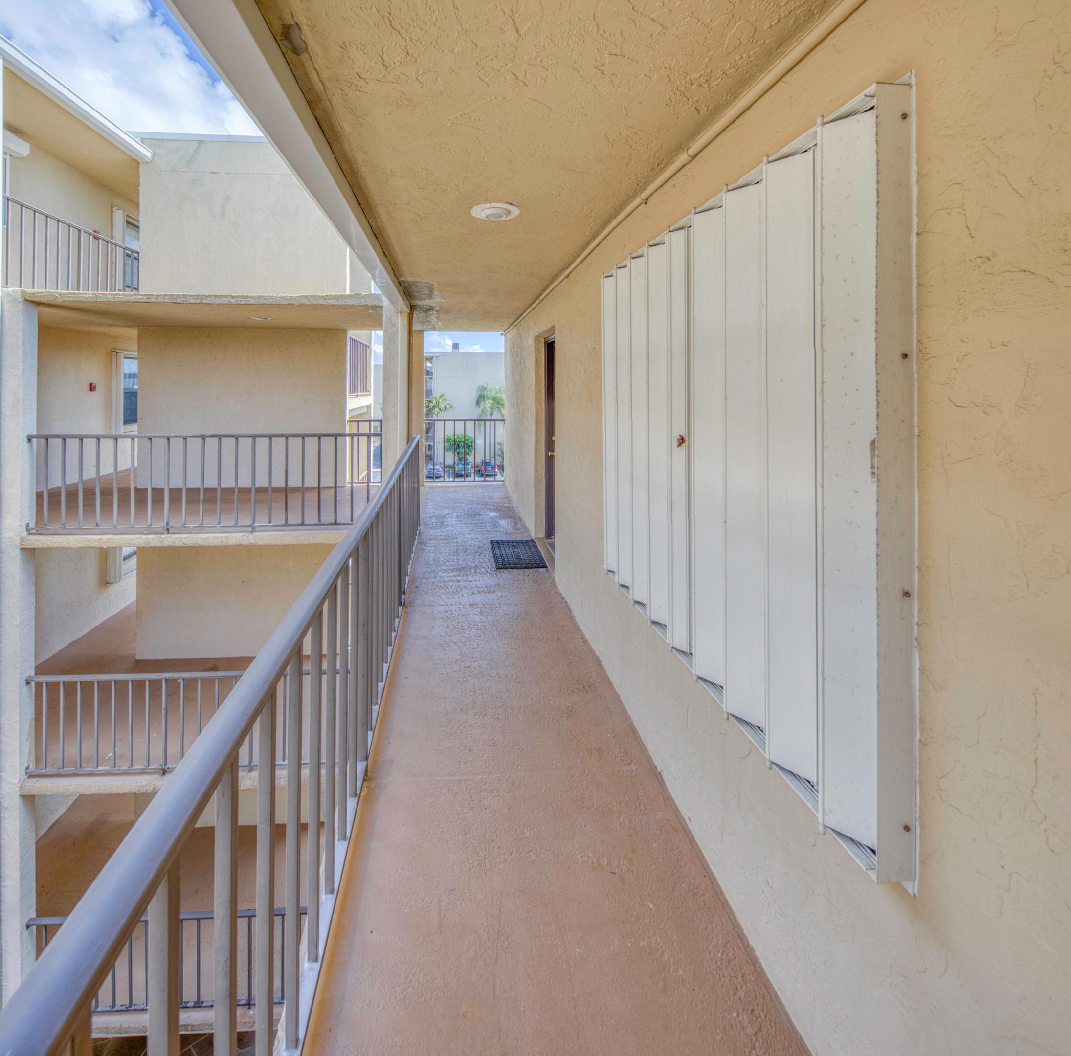 890 N FEDERAL #412, Lantana FL 33462