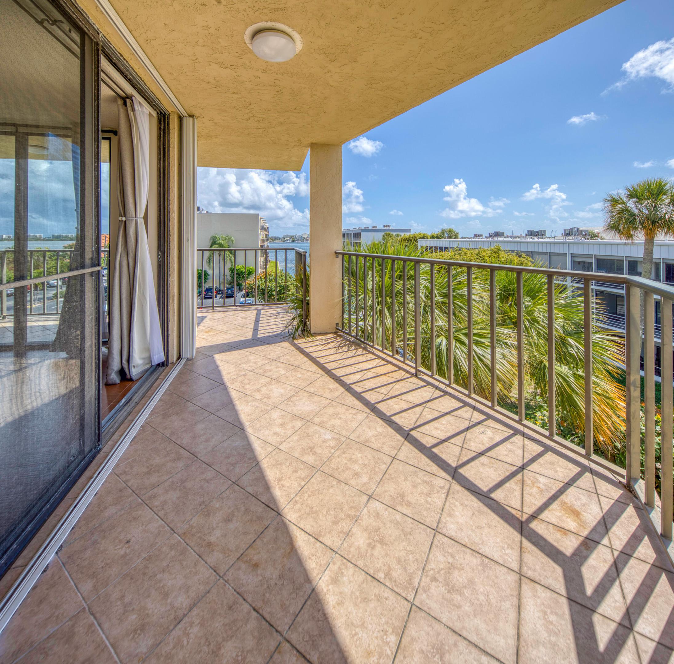 890 N FEDERAL #412, Lantana FL 33462