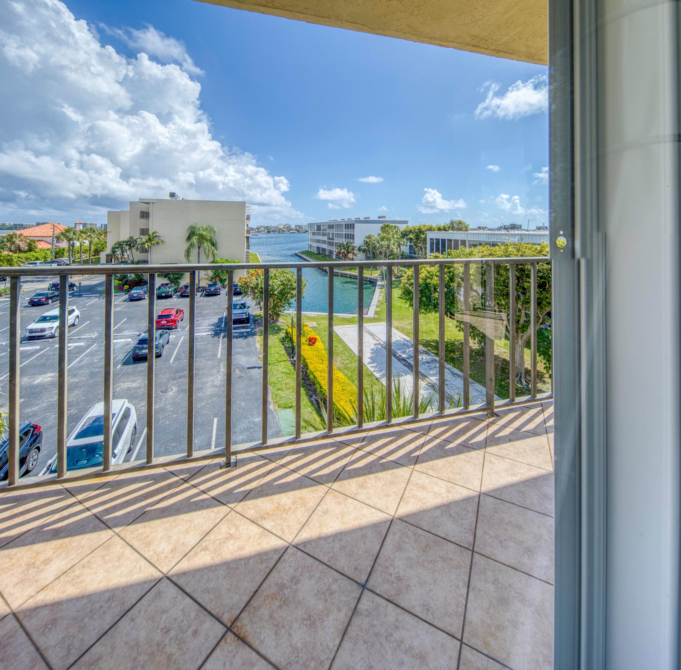 890 N FEDERAL #412, Lantana FL 33462