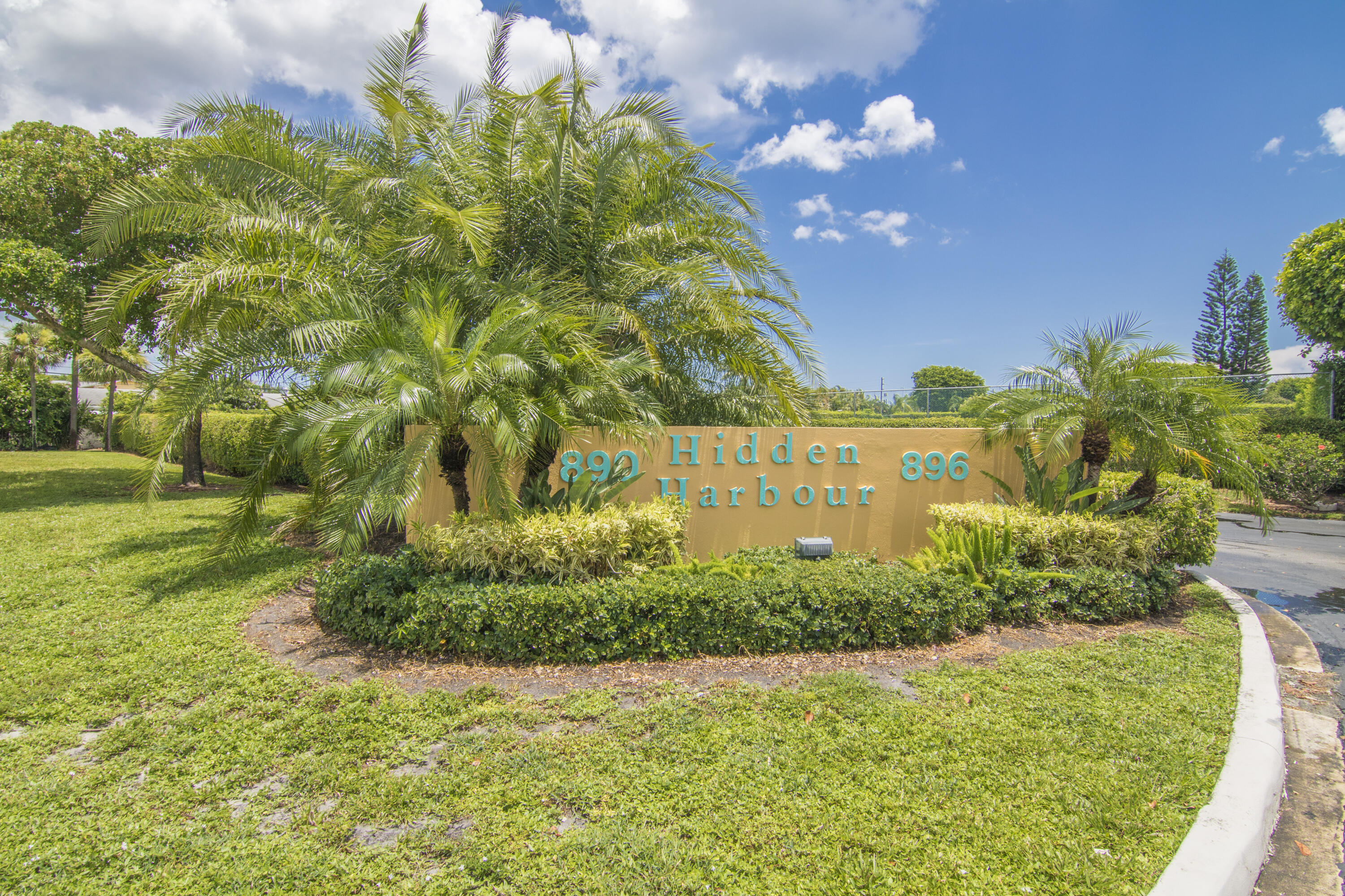 890 N FEDERAL #412, Lantana FL 33462