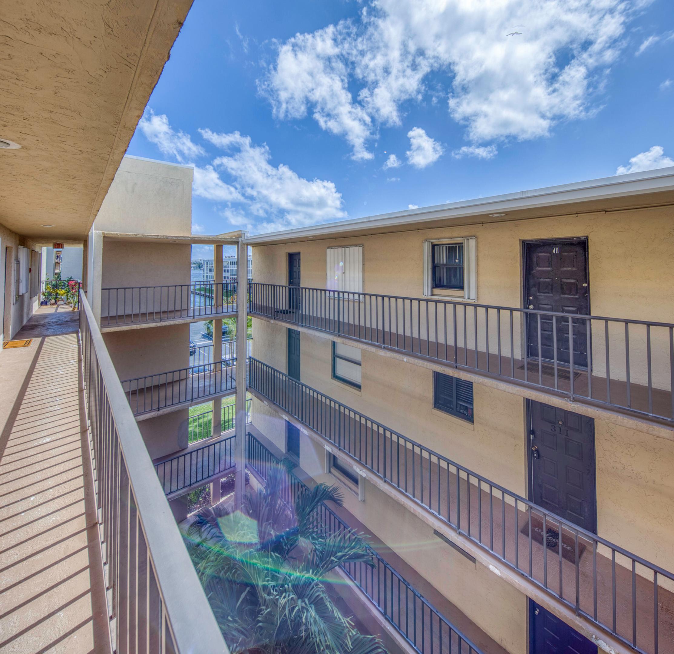 890 N FEDERAL #412, Lantana FL 33462