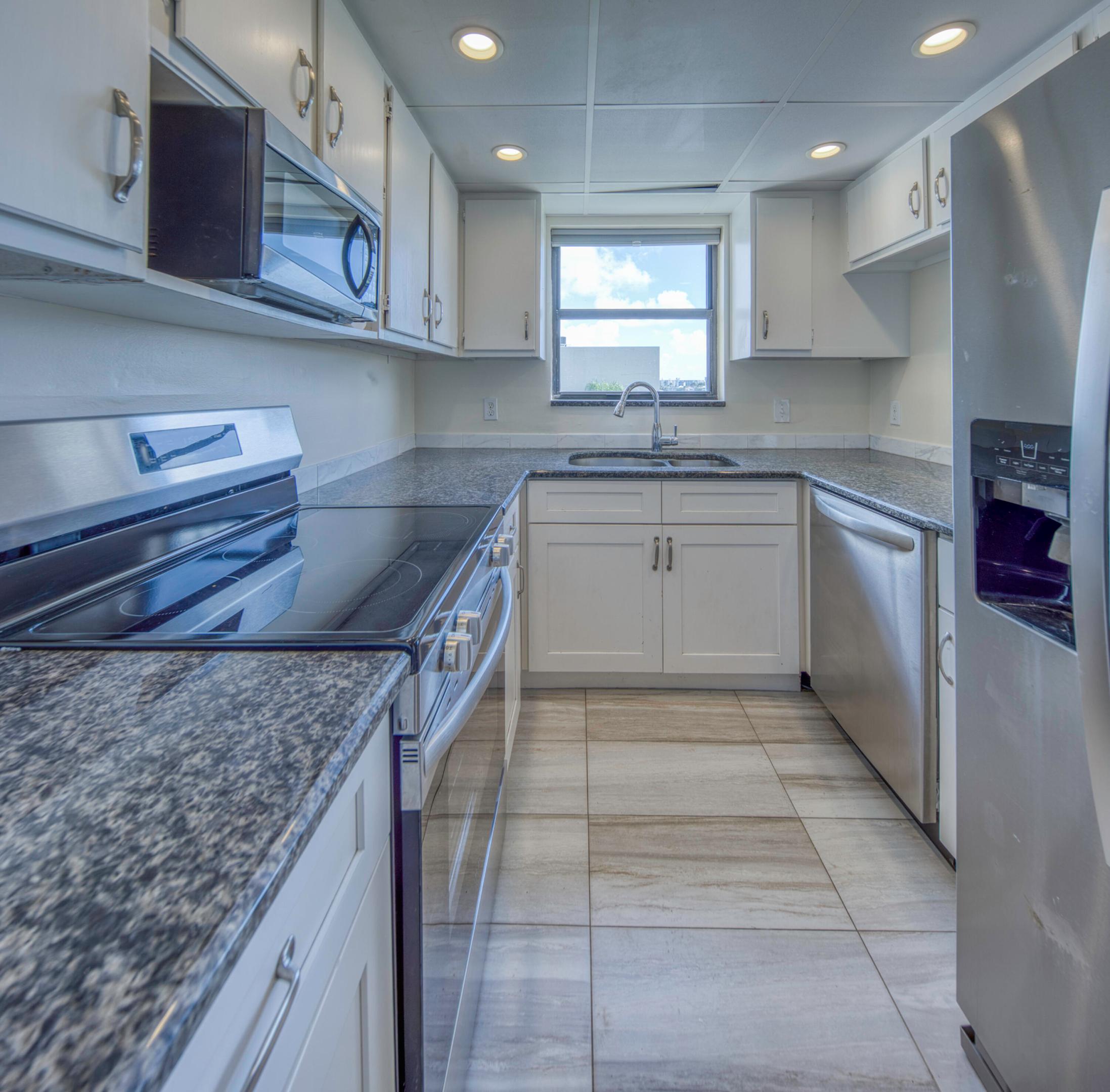 890 N FEDERAL #412, Lantana FL 33462