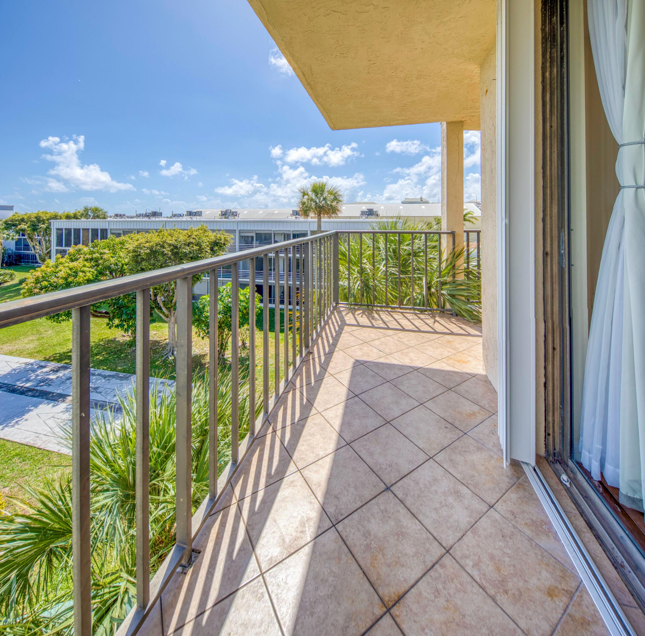 890 N FEDERAL #412, Lantana FL 33462