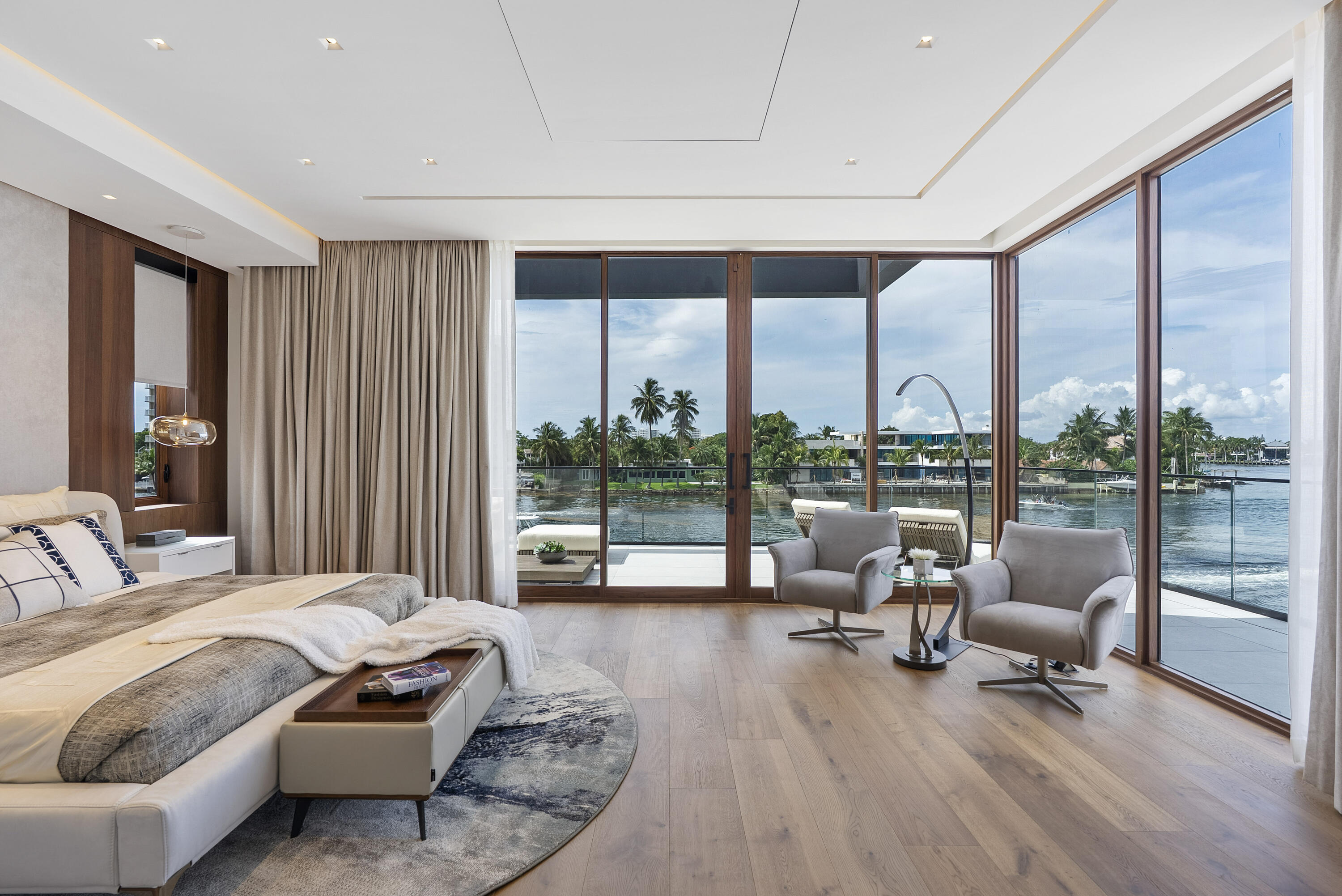 2600 NE 24TH, Lighthouse Point FL 33064