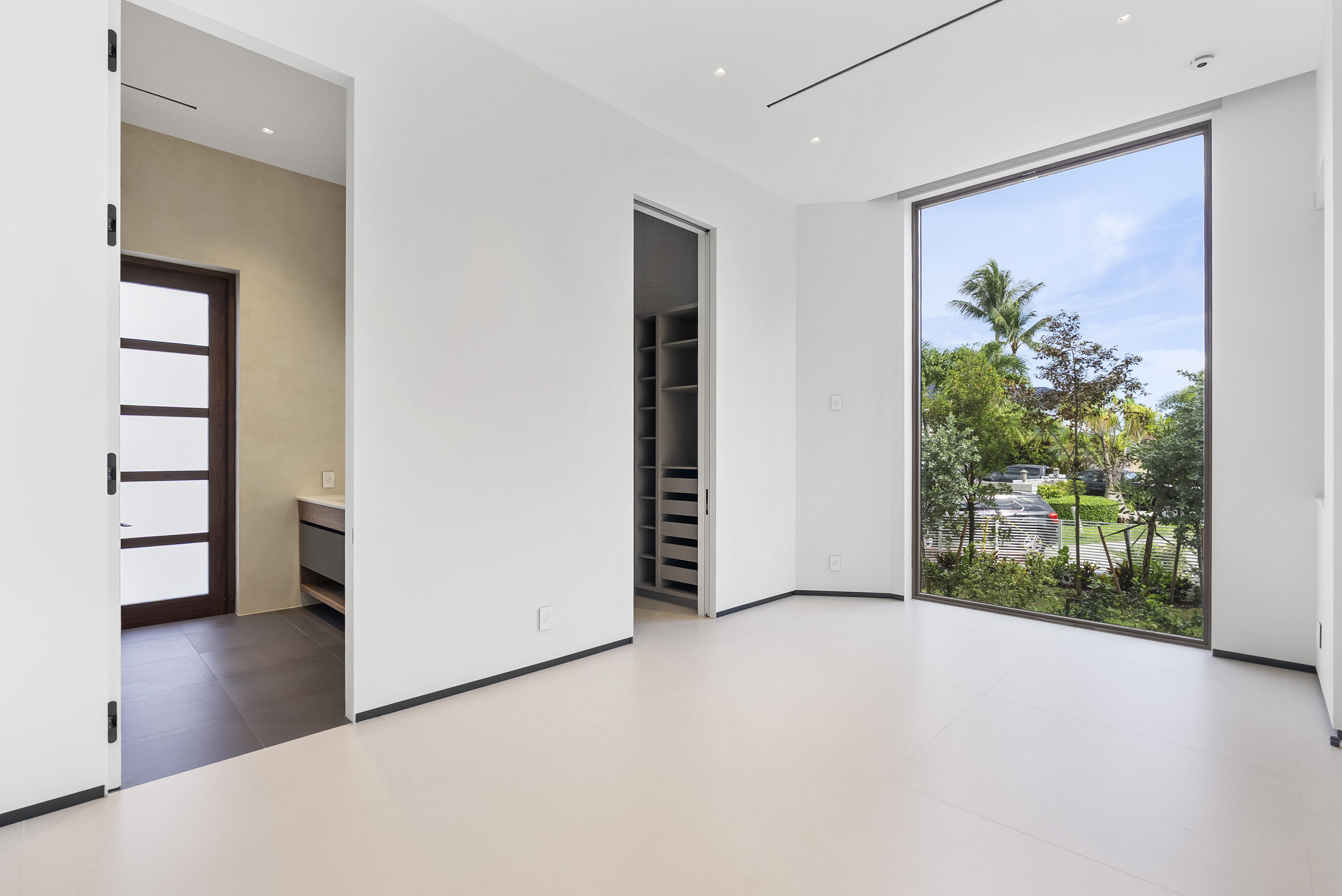 2600 NE 24TH, Lighthouse Point FL 33064