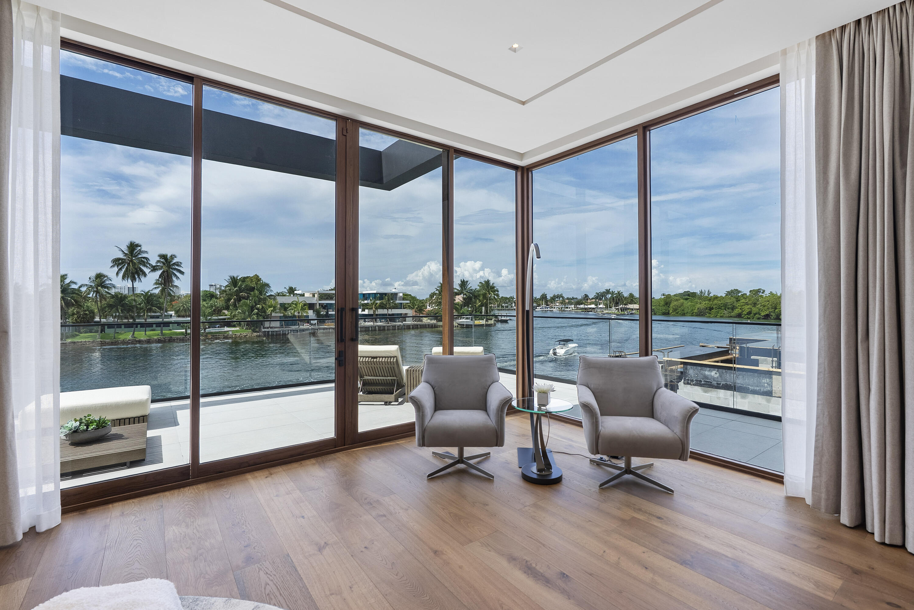 2600 NE 24TH, Lighthouse Point FL 33064