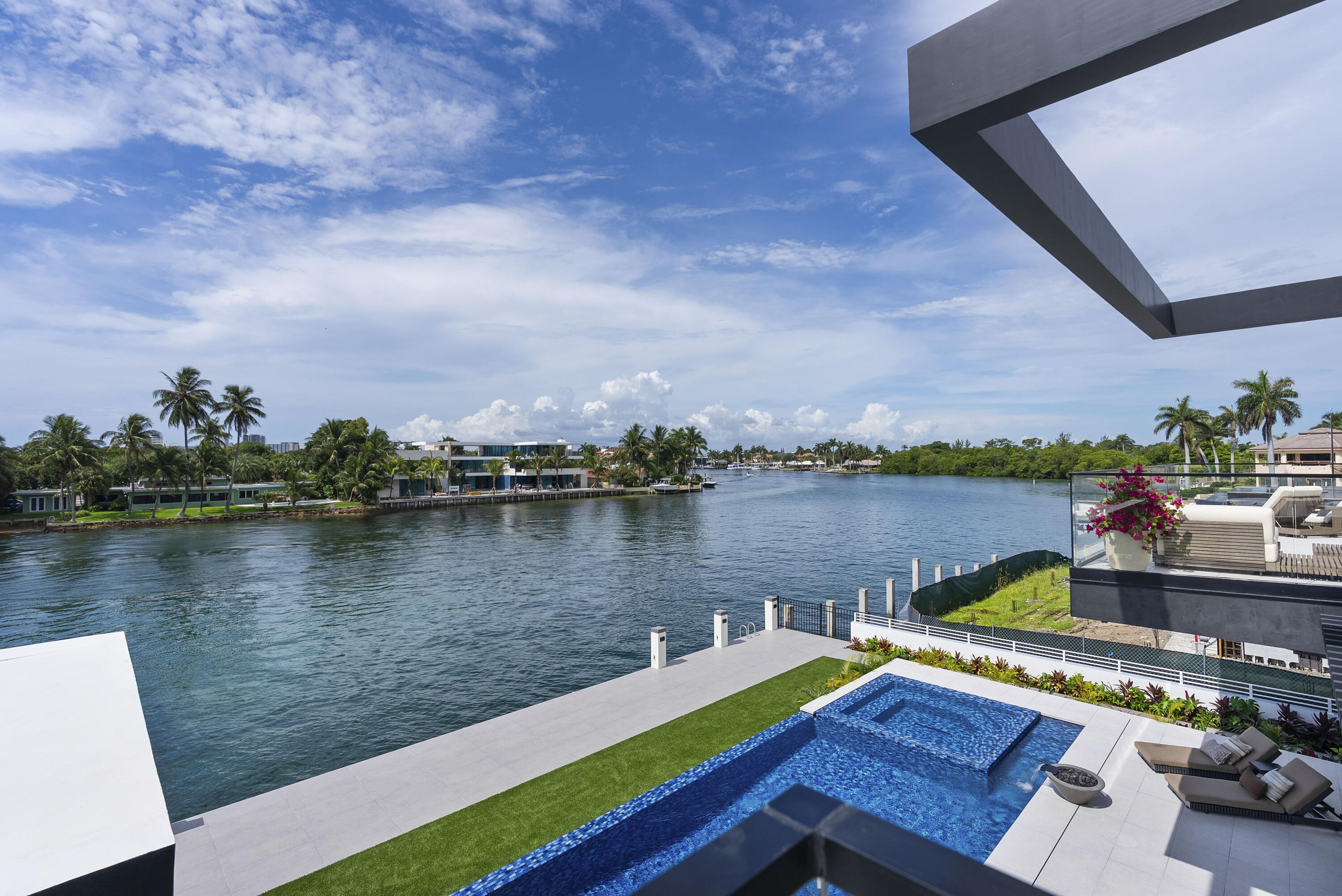 2600 NE 24TH, Lighthouse Point FL 33064