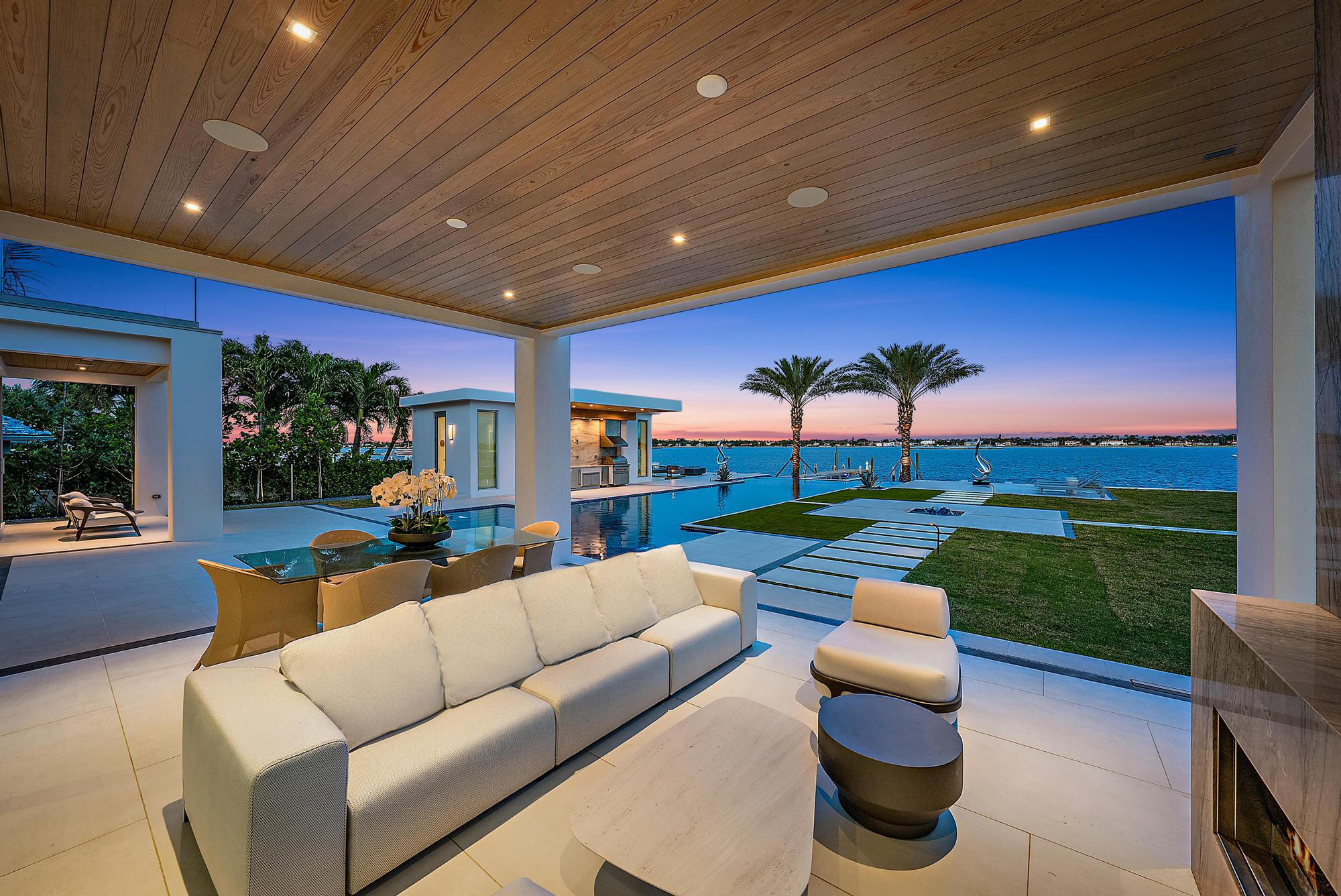 3030 WASHINGTON, West Palm Beach FL 33405