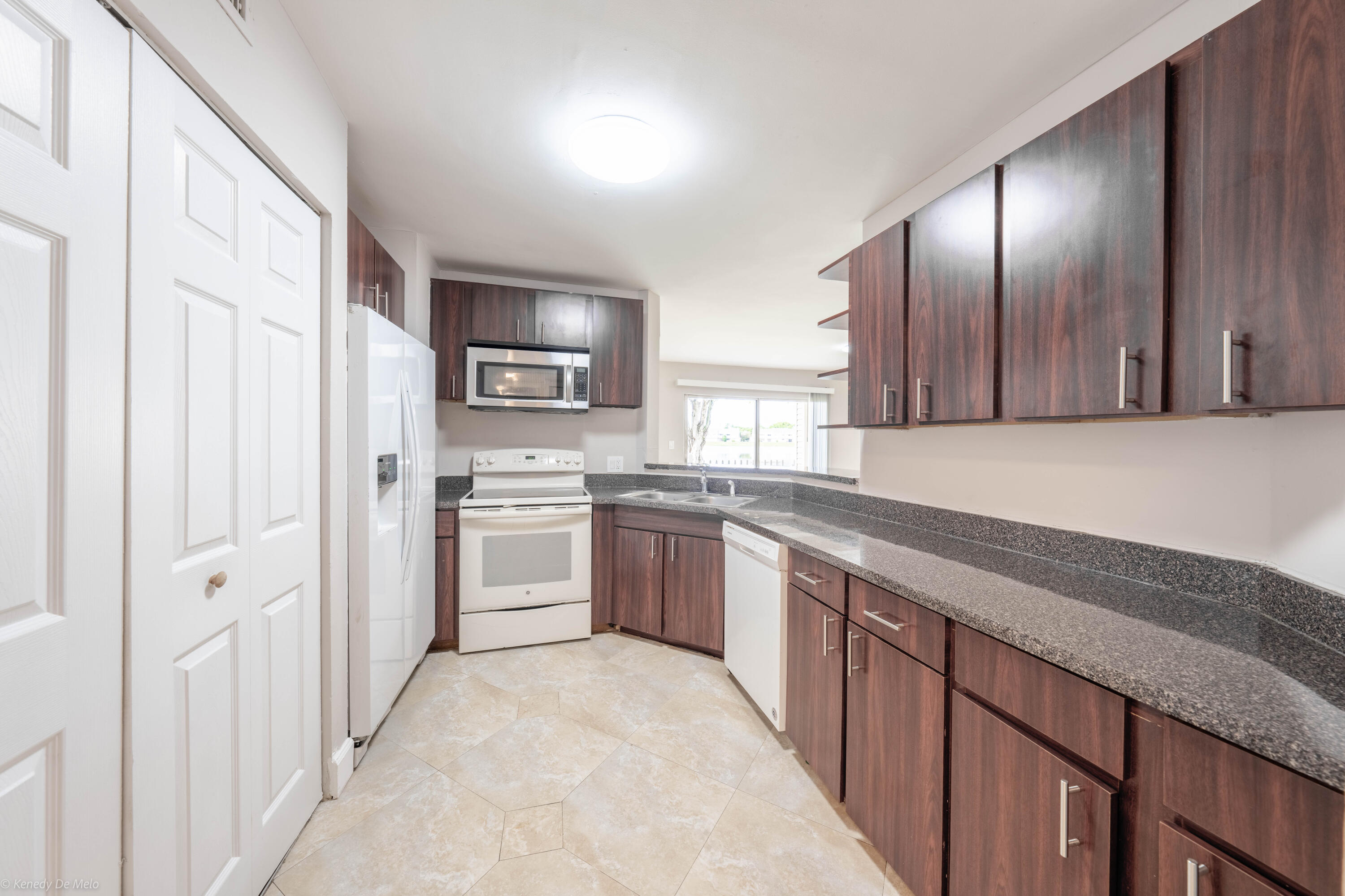 3469 NW 44th #101, Oakland Park FL 33309