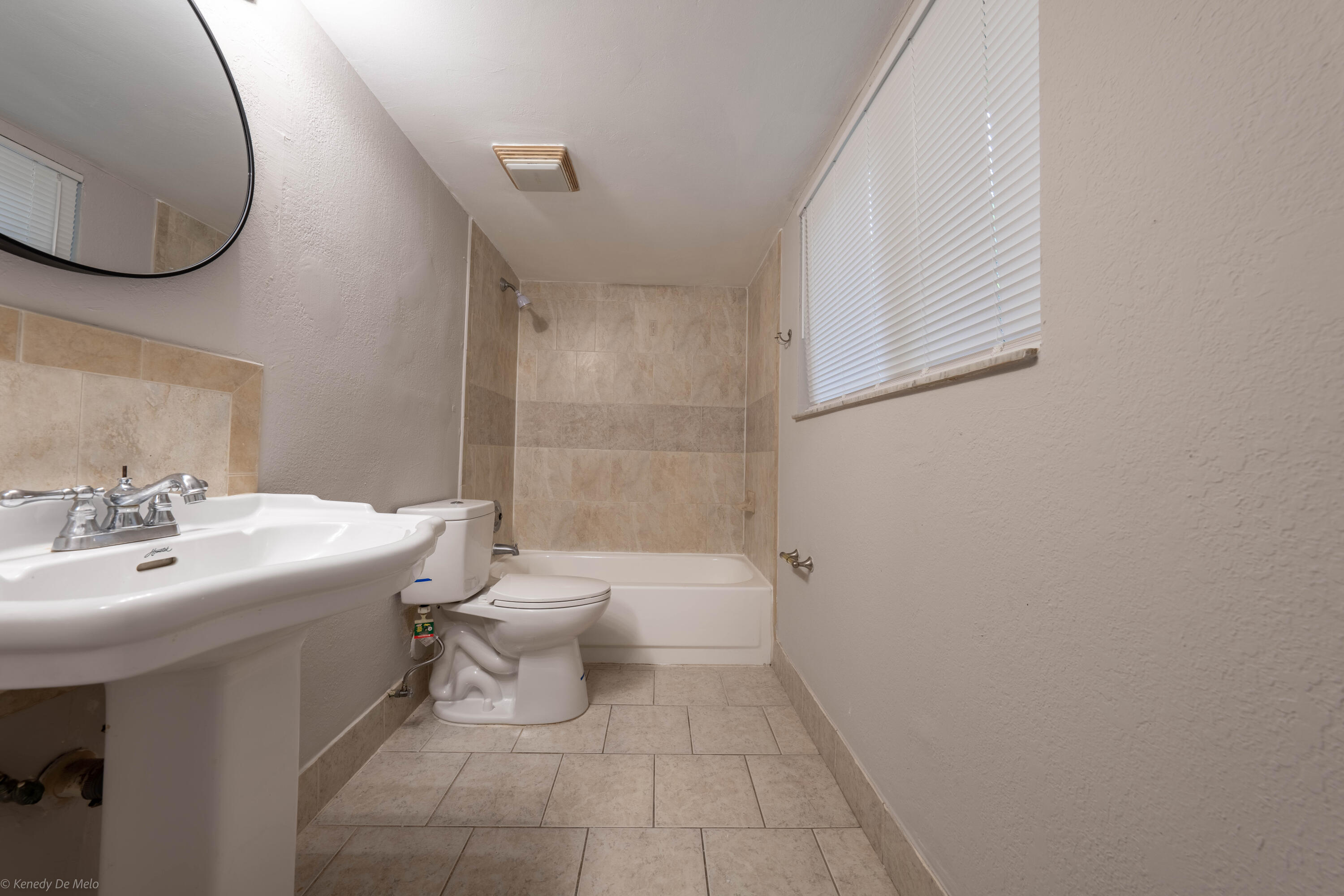 3469 NW 44th #101, Oakland Park FL 33309
