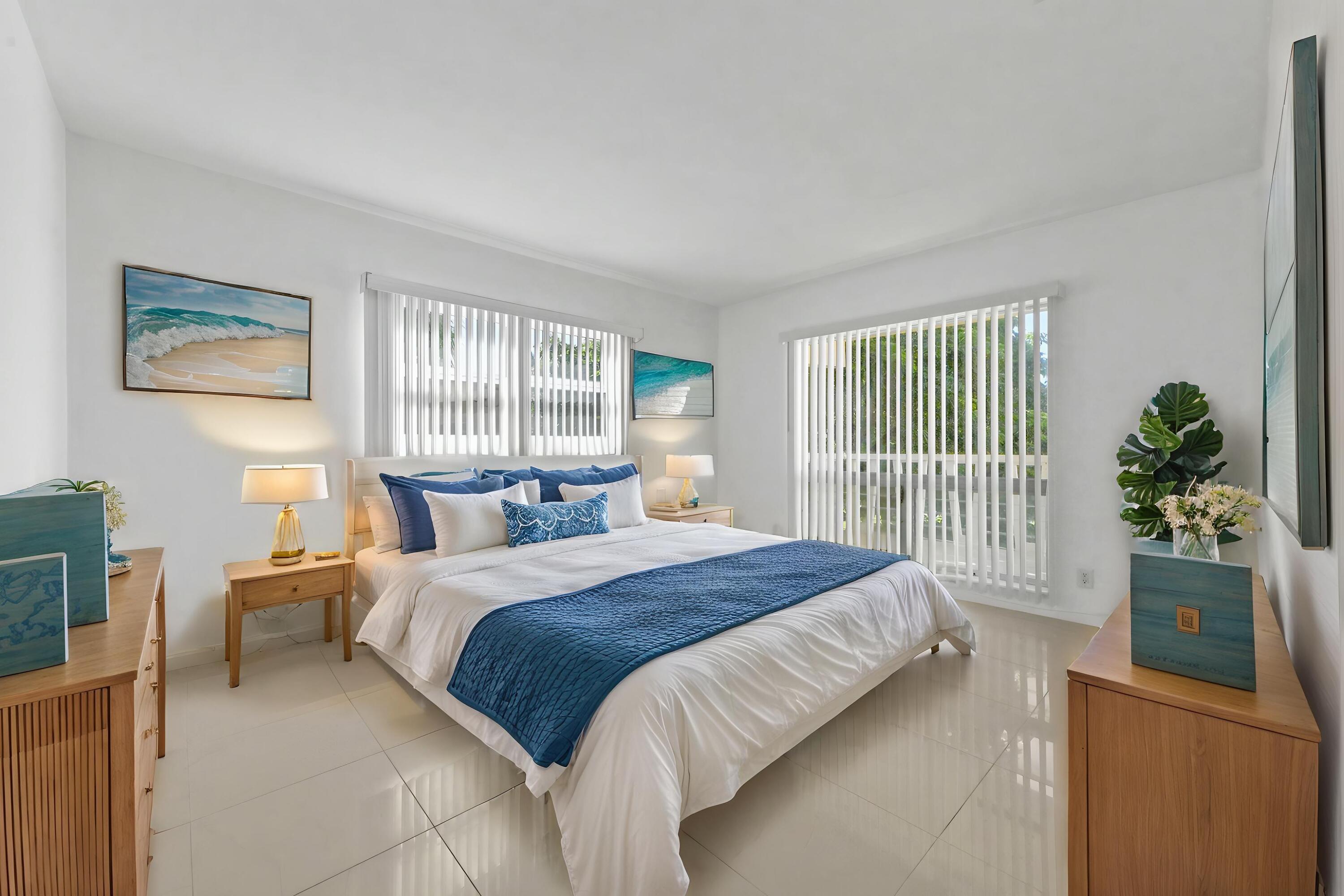 2755 NE 28th #F-1, Lighthouse Point FL 33064