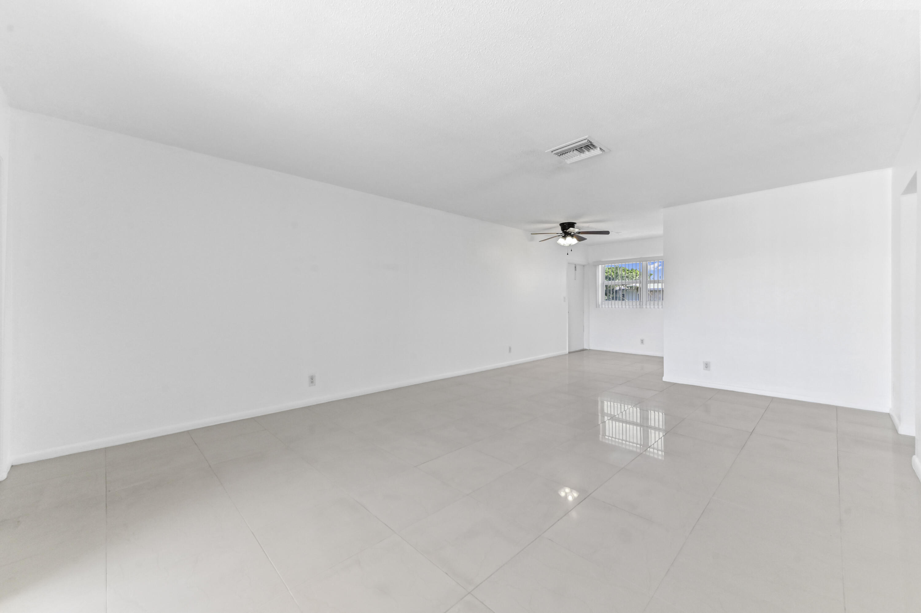 2755 NE 28th #F-1, Lighthouse Point FL 33064