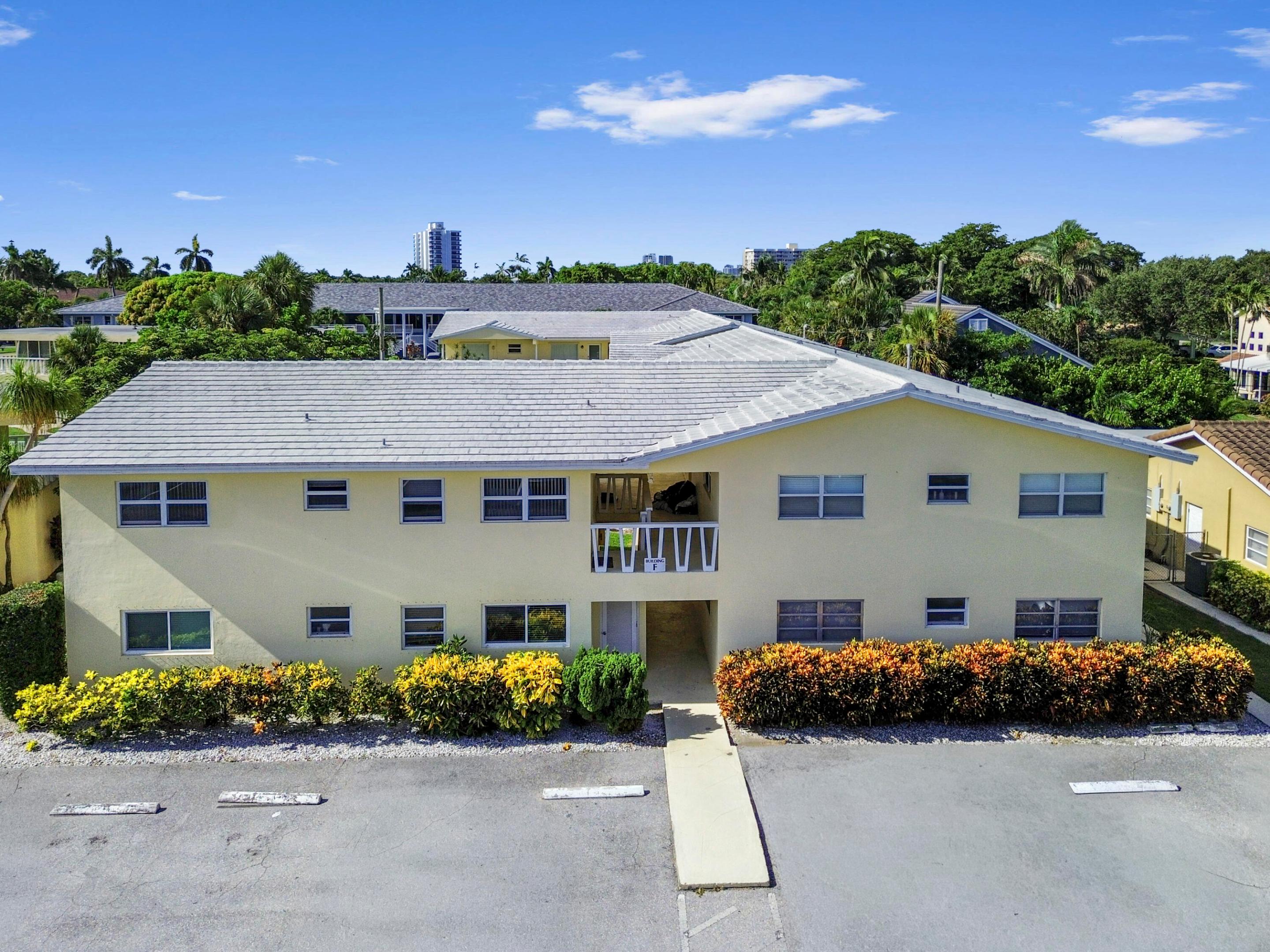2755 NE 28th #F-1, Lighthouse Point FL 33064