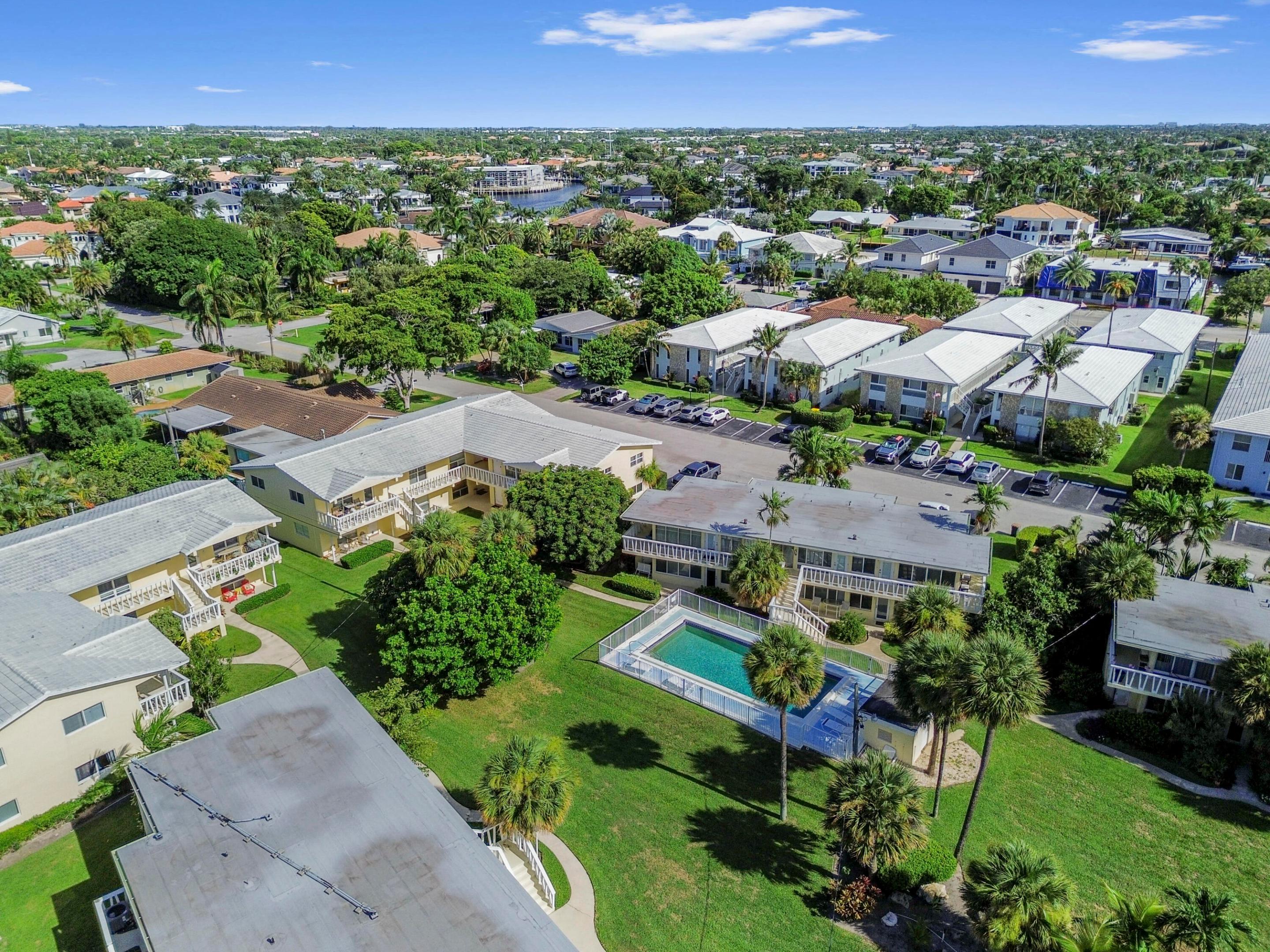 2755 NE 28th #F-1, Lighthouse Point FL 33064