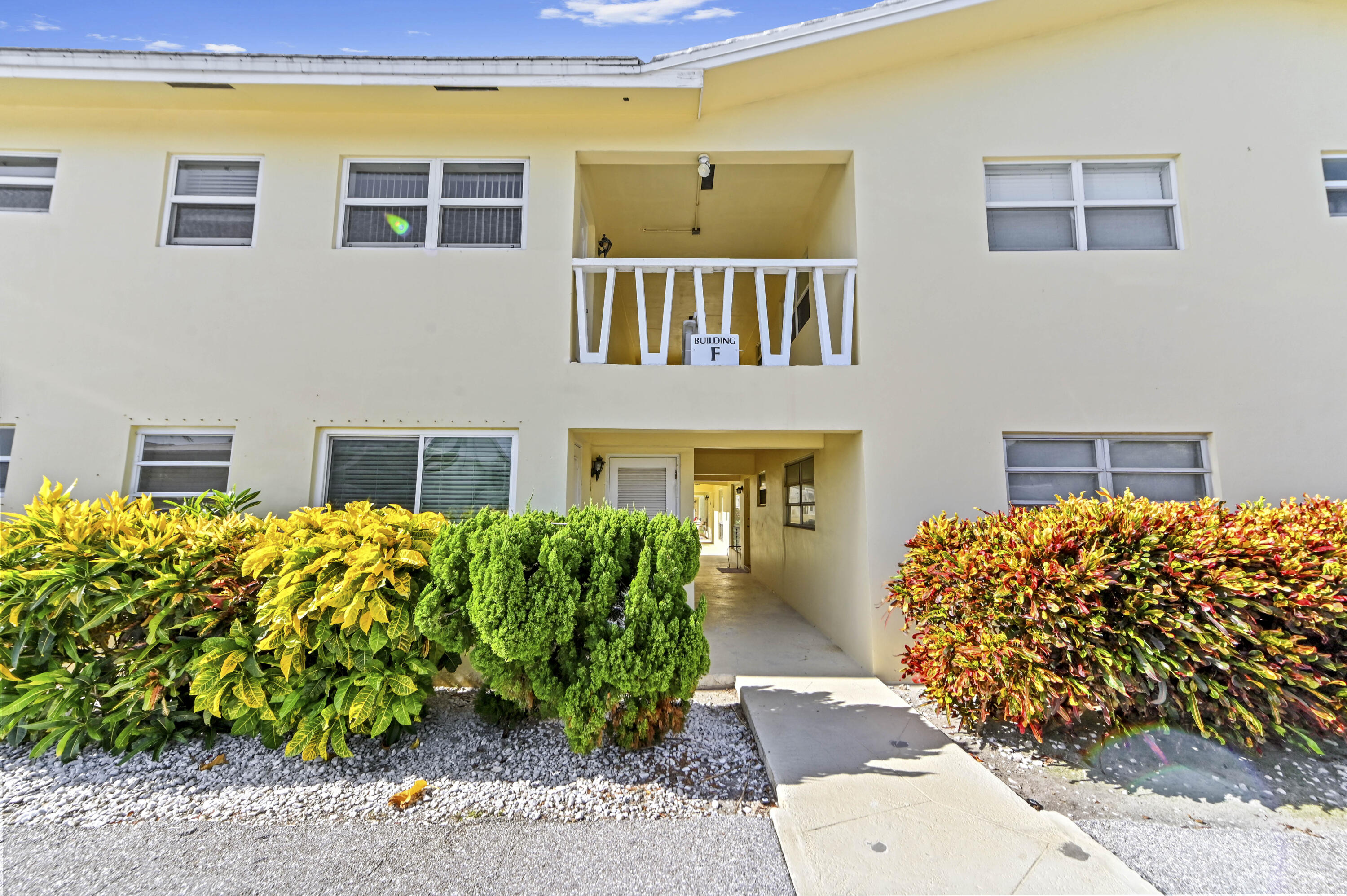 2755 NE 28th #F-1, Lighthouse Point FL 33064