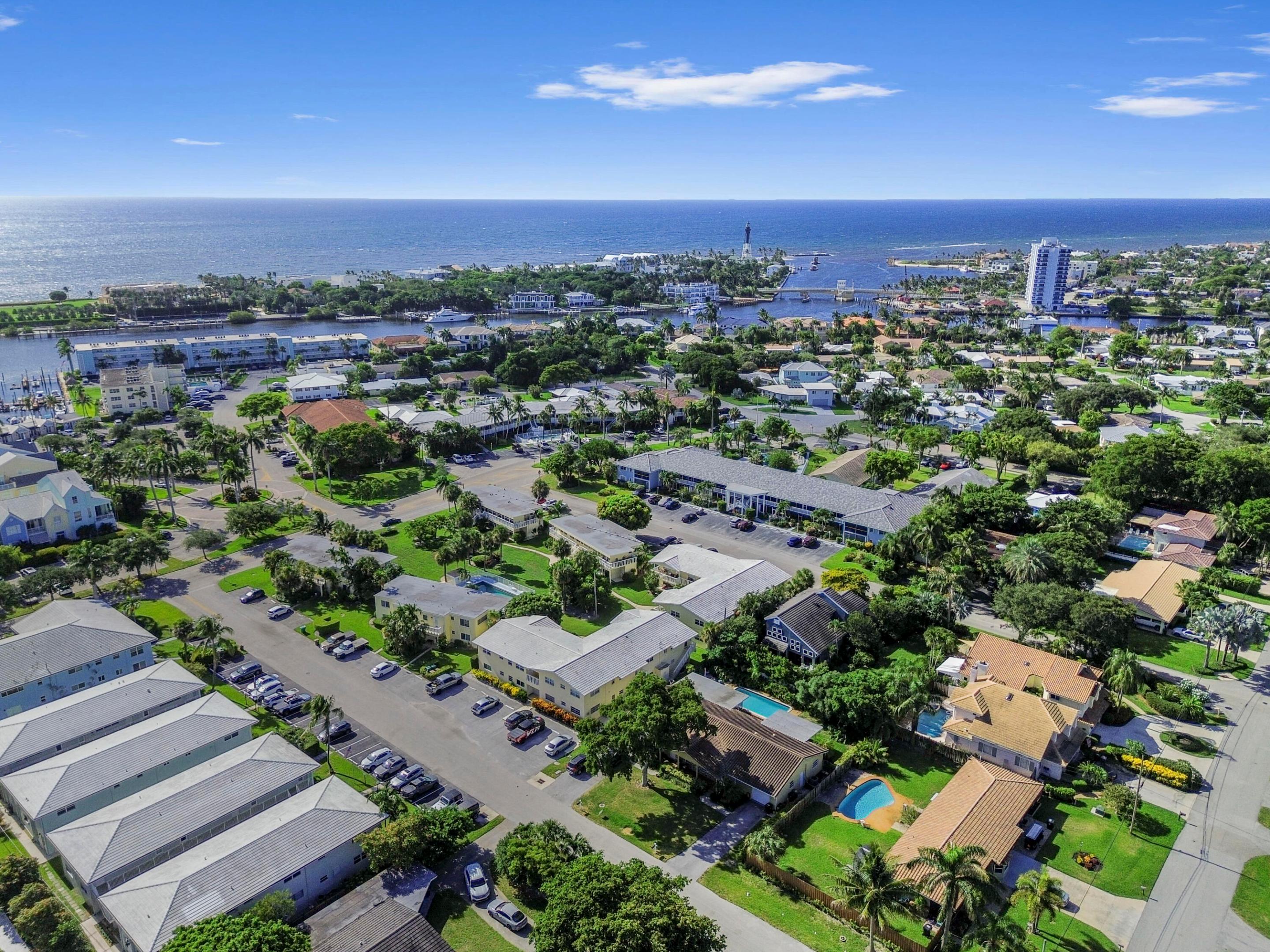 2755 NE 28th #F-1, Lighthouse Point FL 33064