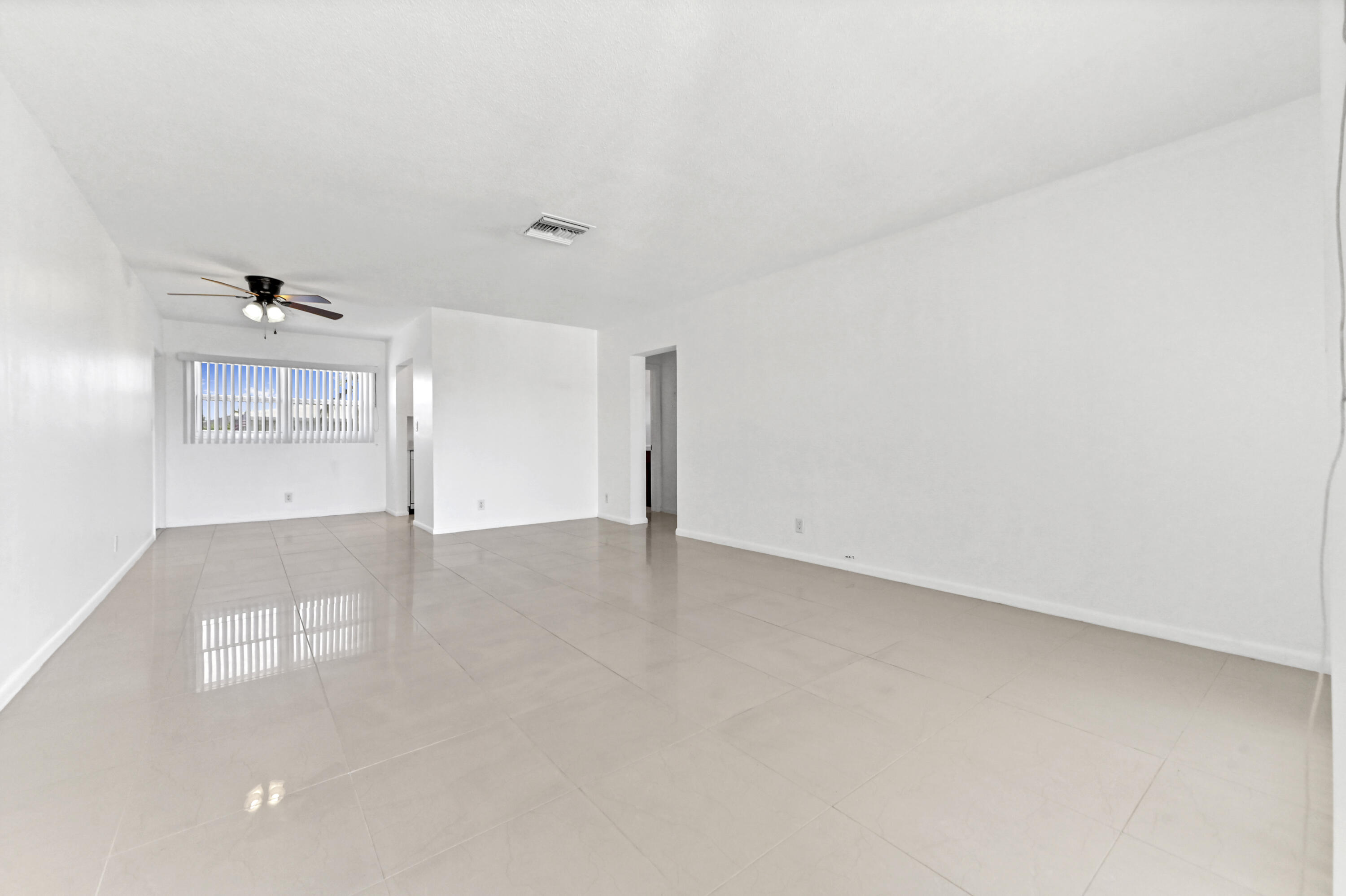 2755 NE 28th #F-1, Lighthouse Point FL 33064