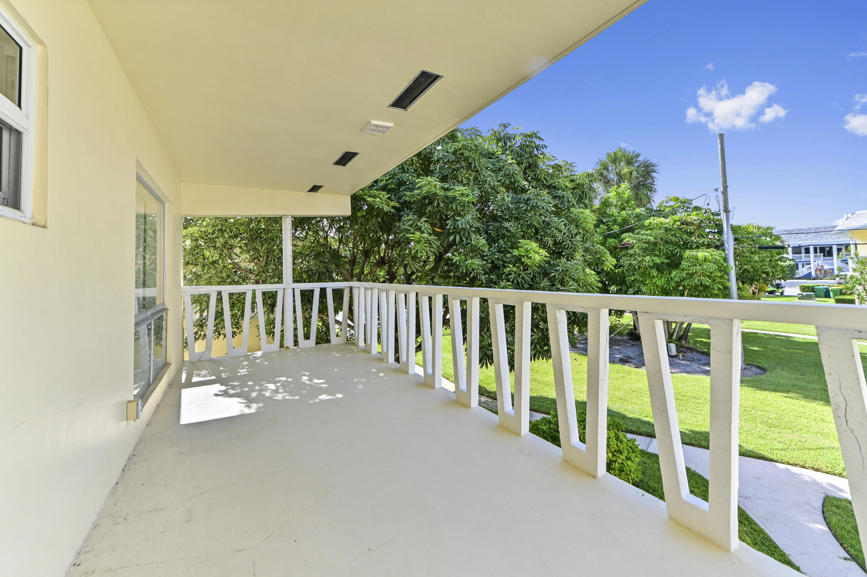 2755 NE 28th #F-1, Lighthouse Point FL 33064