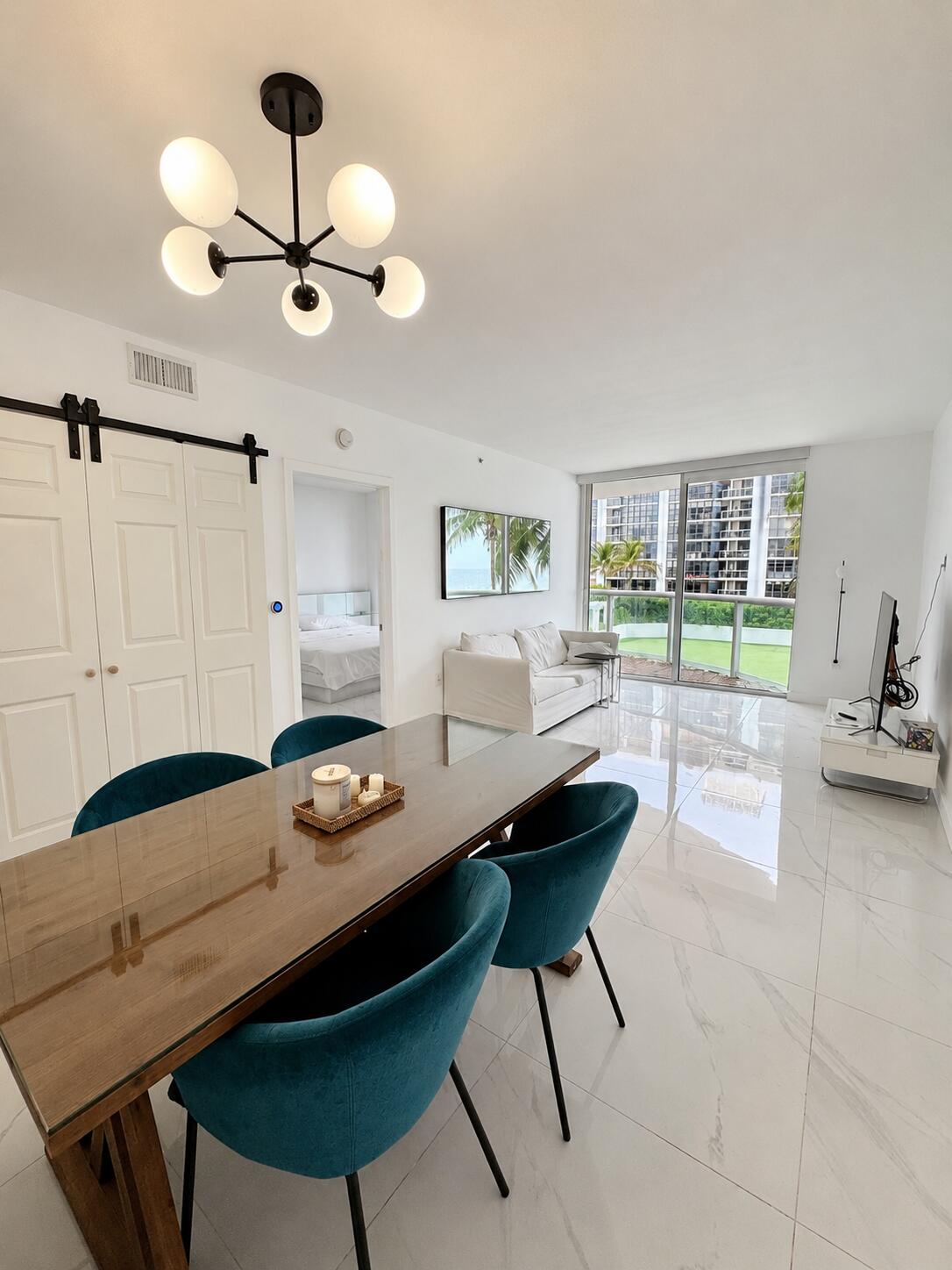 6365 Collins #811, Miami Beach FL 33141