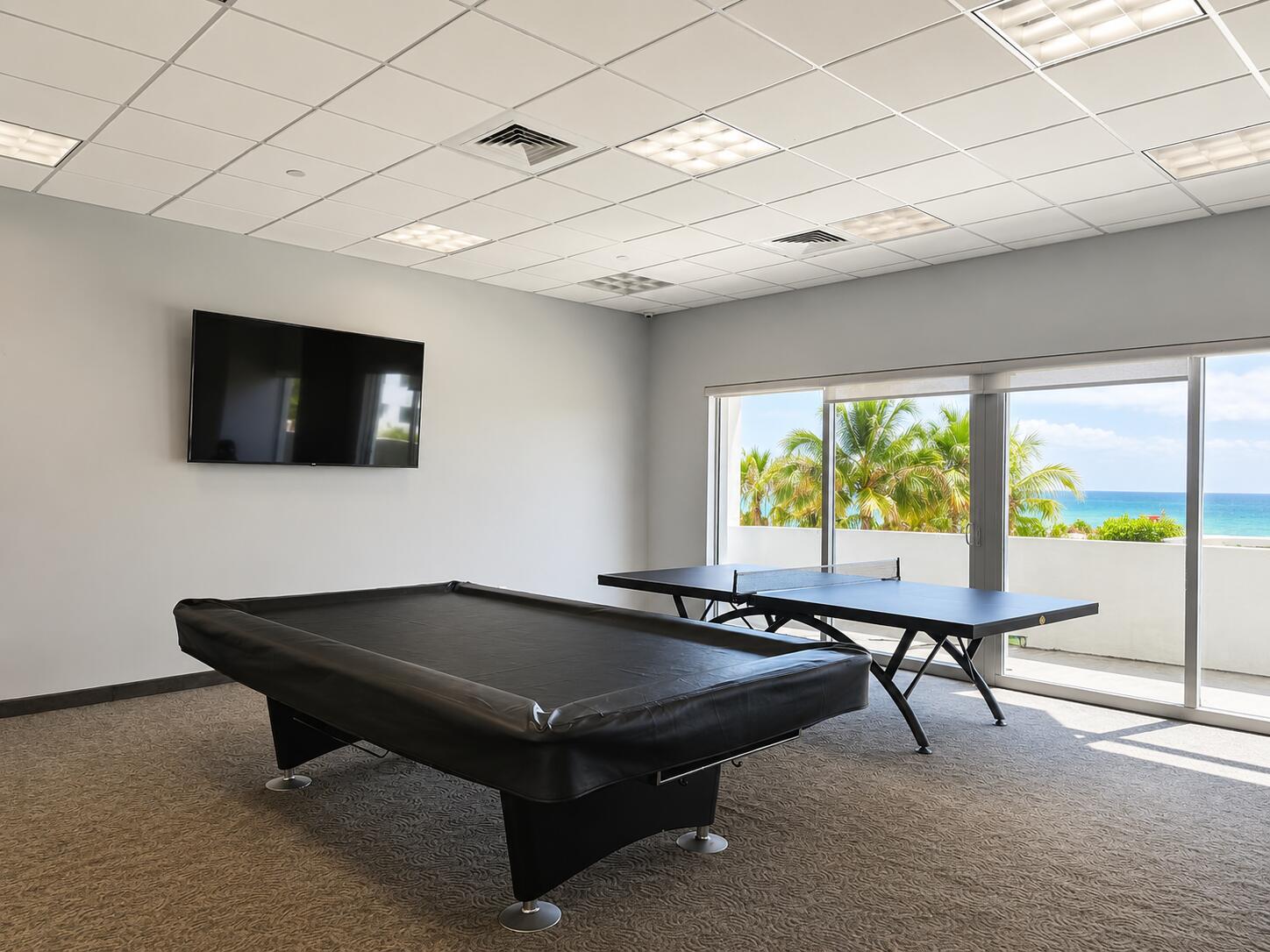 6365 Collins #811, Miami Beach FL 33141