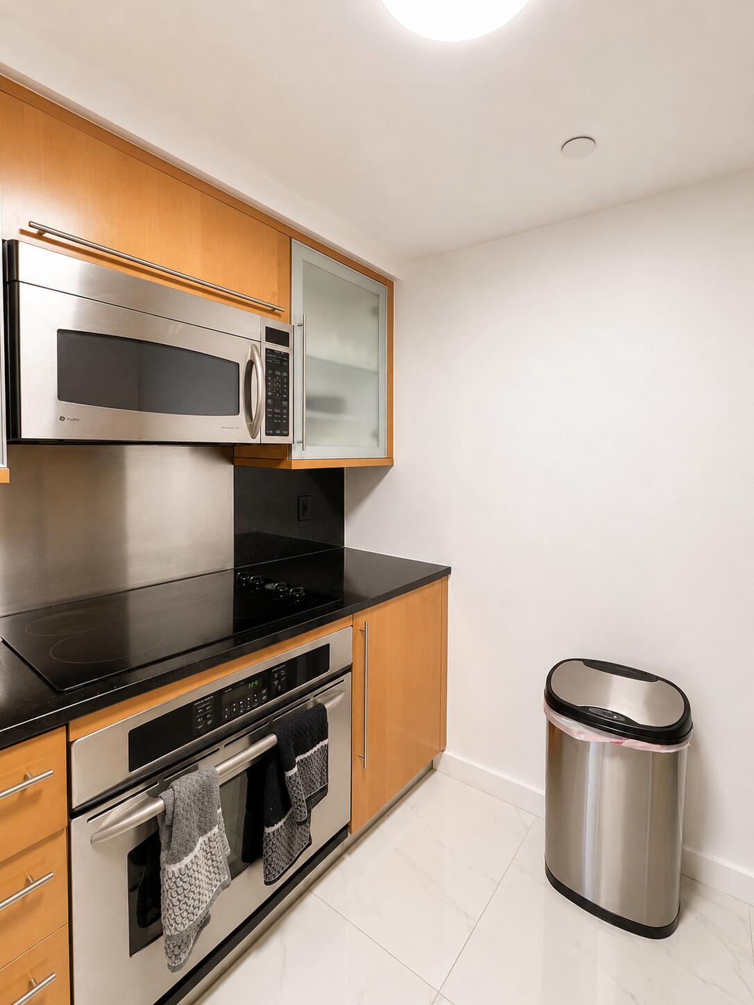 6365 Collins #811, Miami Beach FL 33141