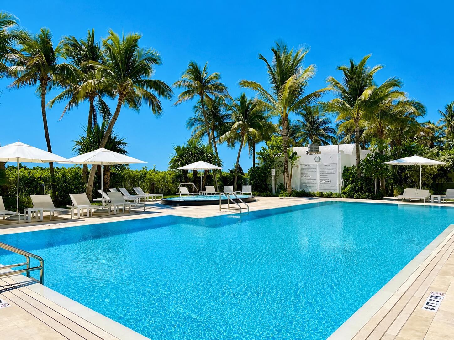 6365 Collins #811, Miami Beach FL 33141