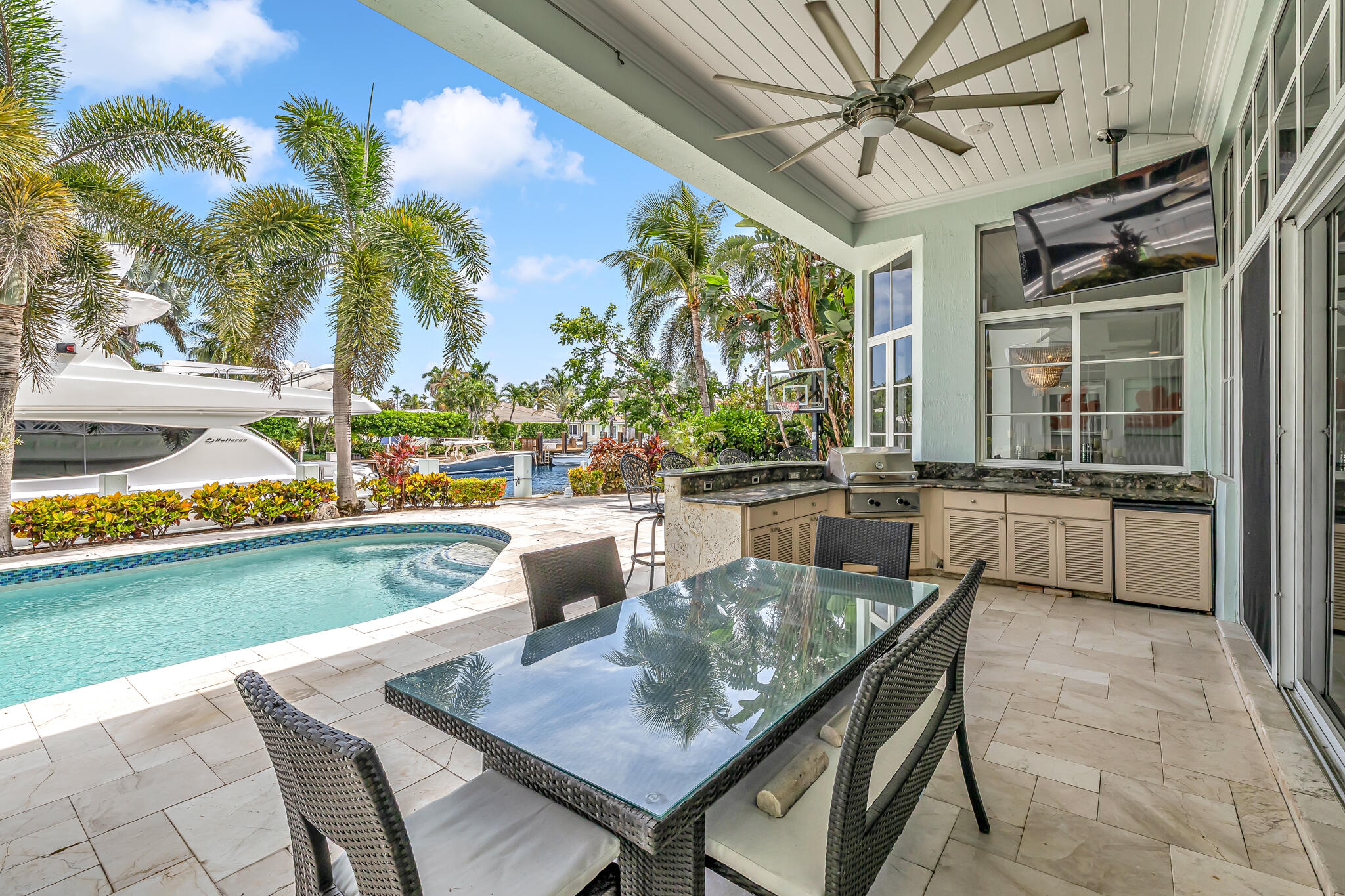 2409 NE 27TH, Lighthouse Point FL 33064