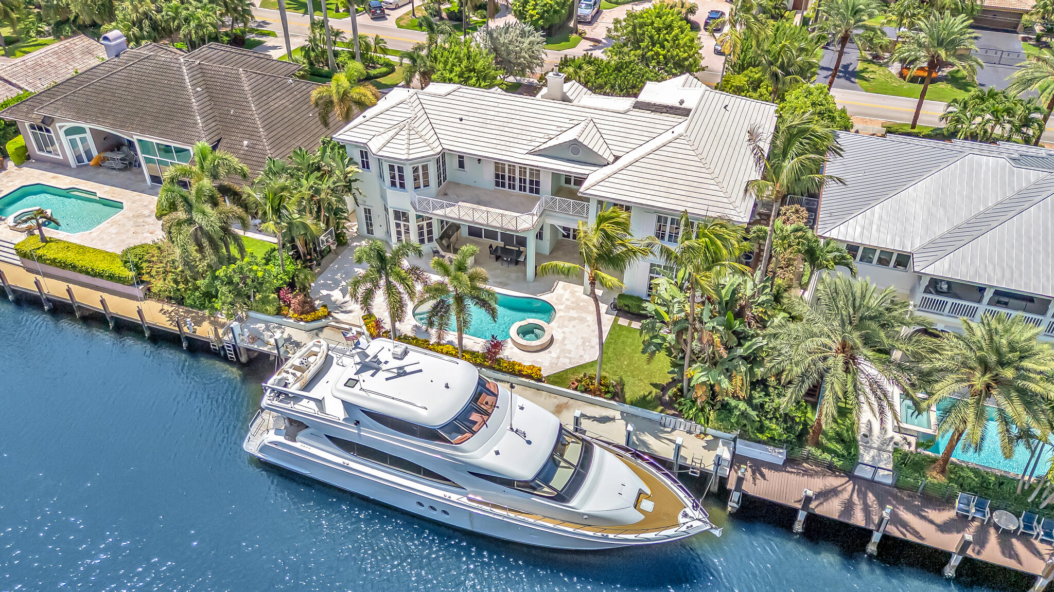 2409 NE 27TH, Lighthouse Point FL 33064
