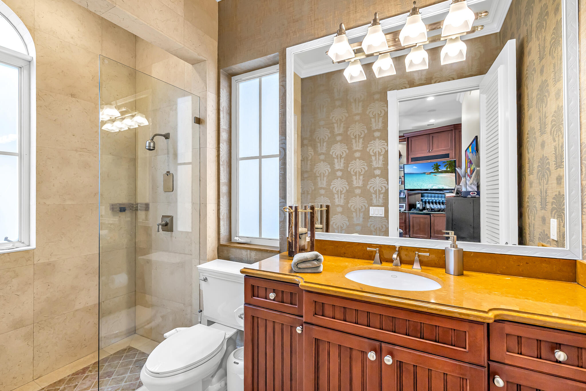 2409 NE 27TH, Lighthouse Point FL 33064