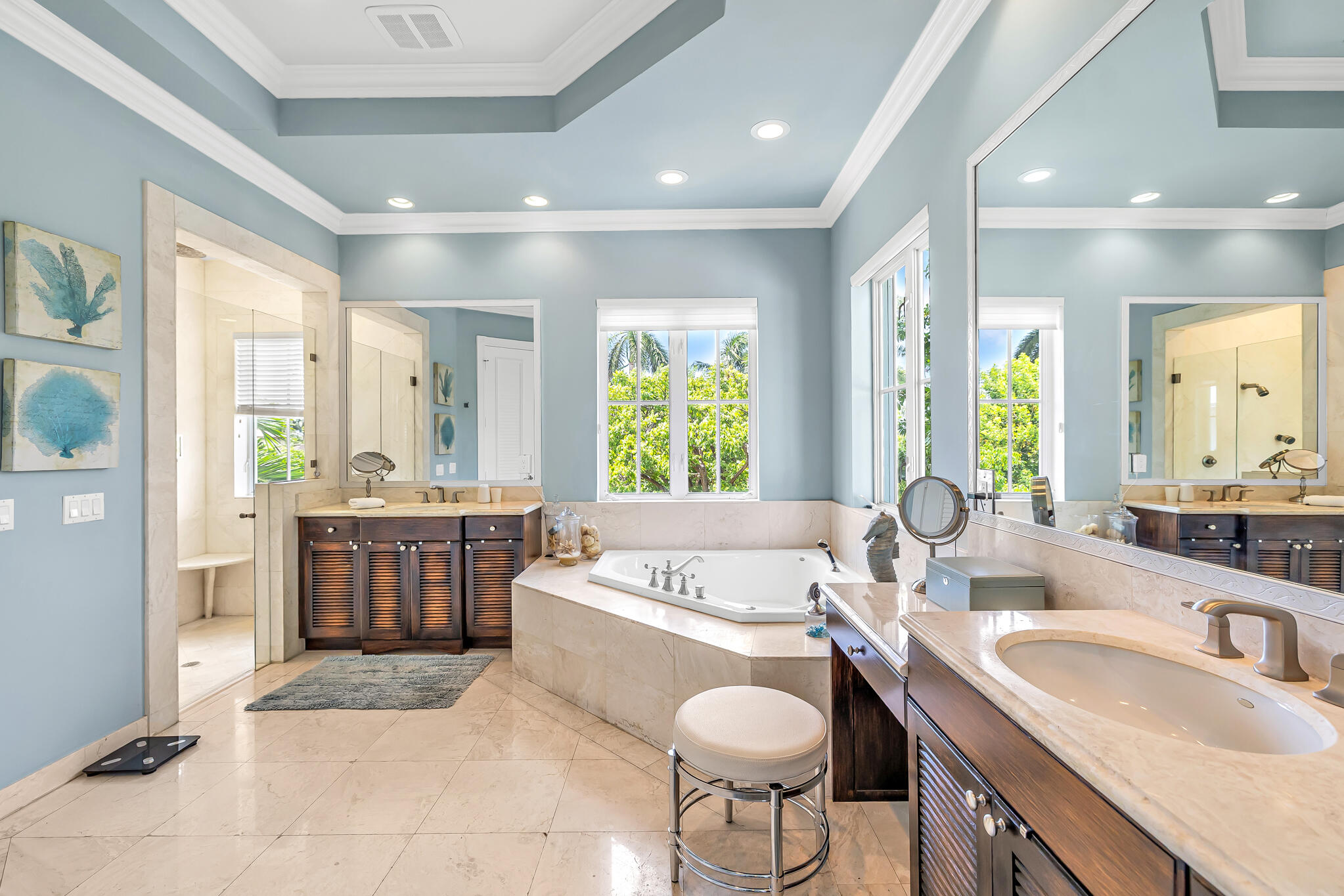 2409 NE 27TH, Lighthouse Point FL 33064