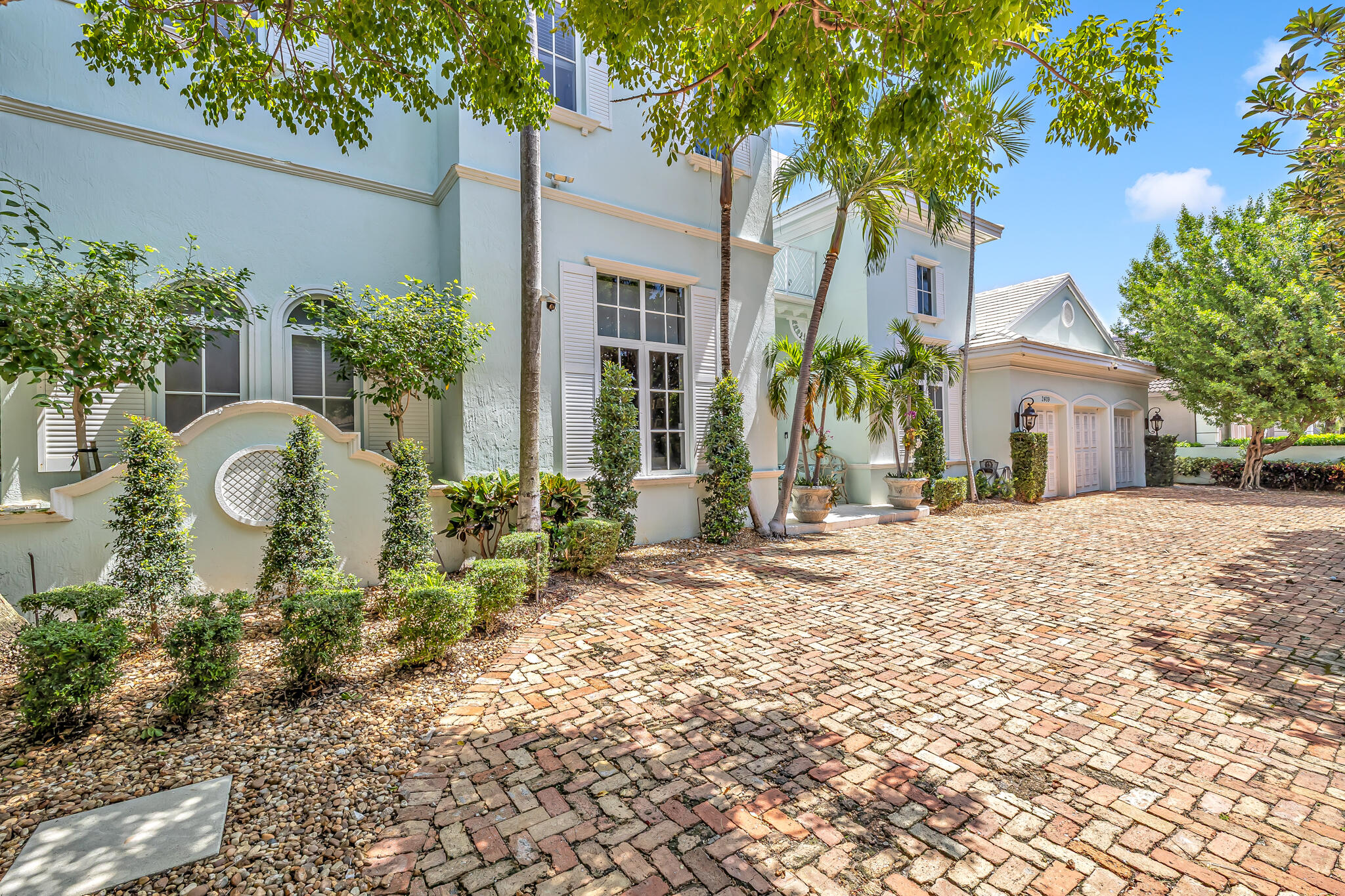2409 NE 27TH, Lighthouse Point FL 33064