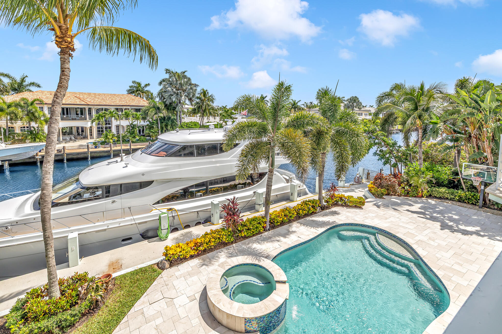 2409 NE 27TH, Lighthouse Point FL 33064