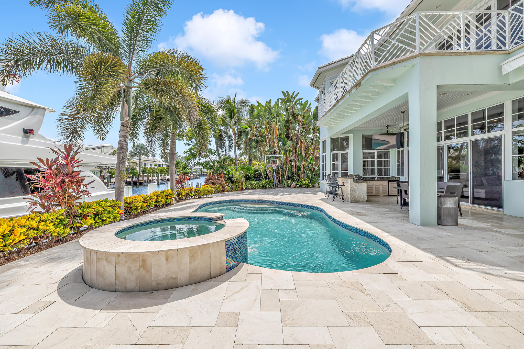 2409 NE 27TH, Lighthouse Point FL 33064