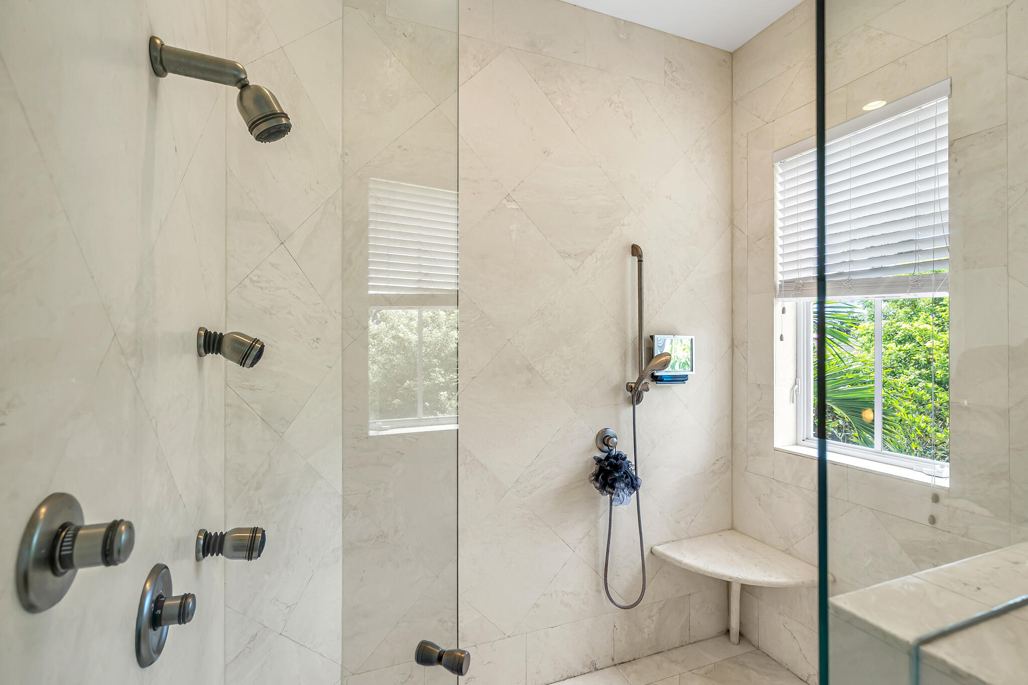 2409 NE 27TH, Lighthouse Point FL 33064