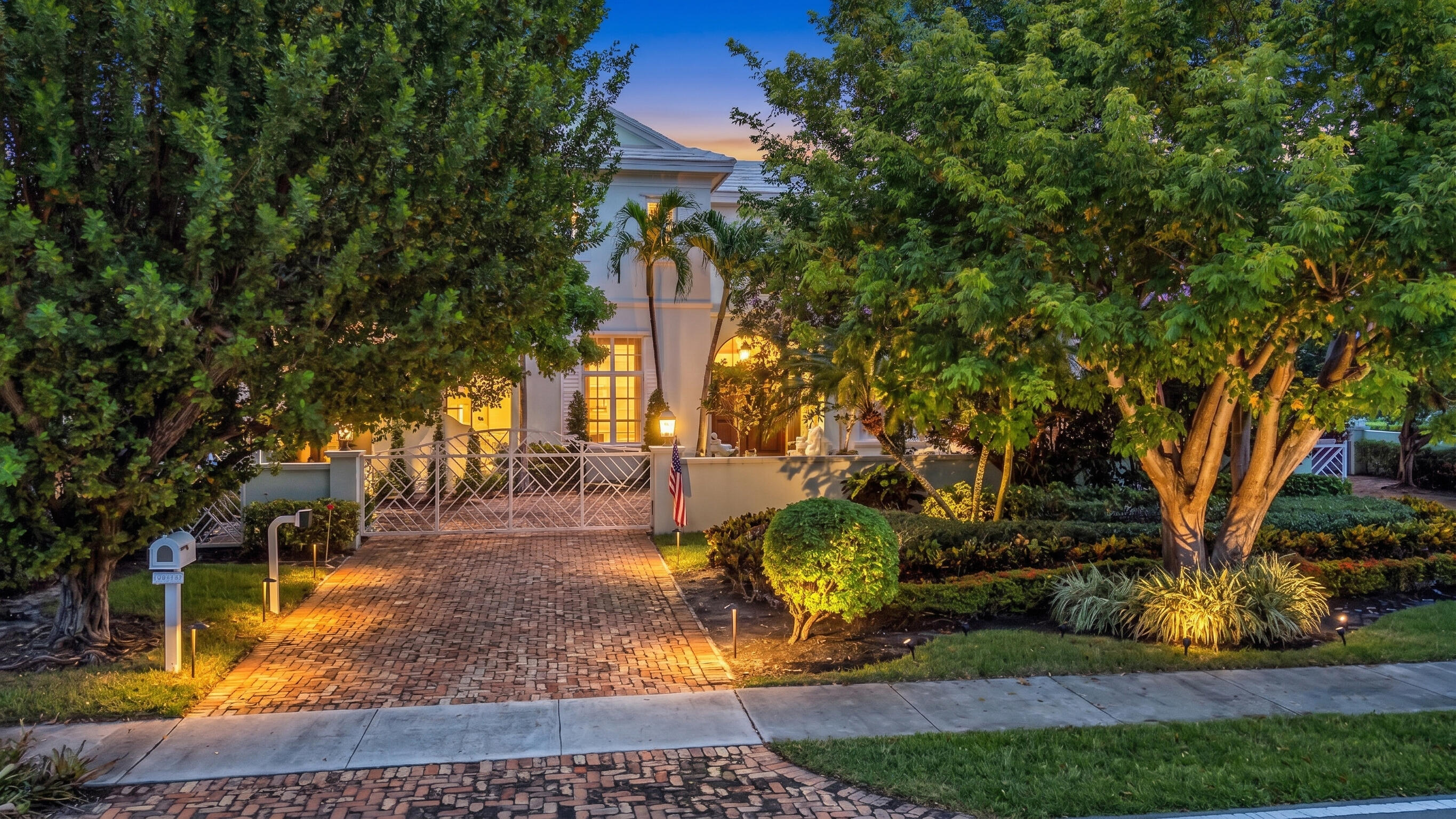 2409 NE 27TH, Lighthouse Point FL 33064
