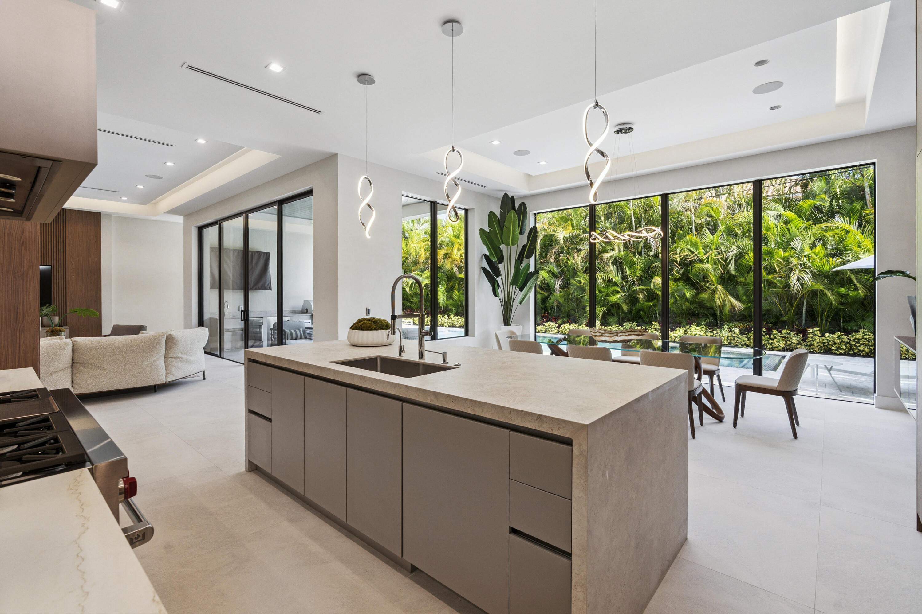 255 NE 3rd, Boca Raton FL 33432