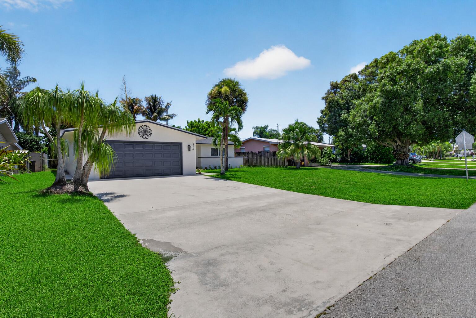 514 Riverside, Palm Beach Gardens FL 33410