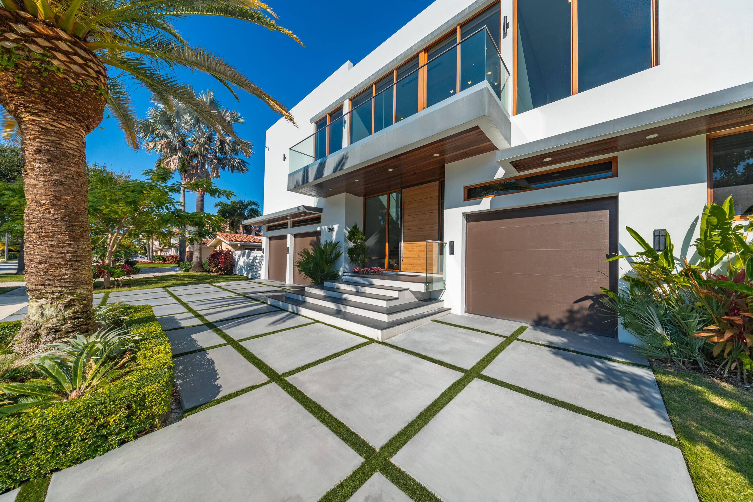 2631 NE 48TH, Lighthouse Point FL 33064