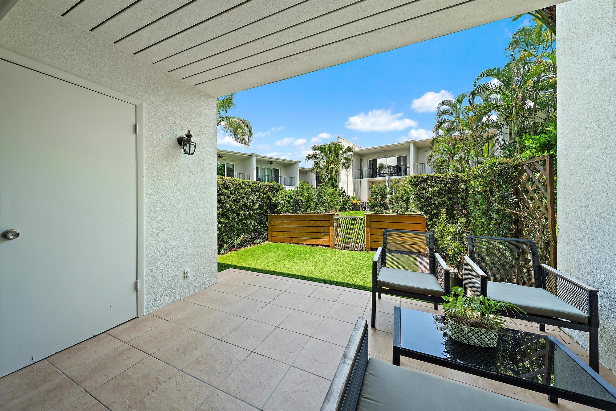 388 Golfview #H, North Palm Beach FL 33408