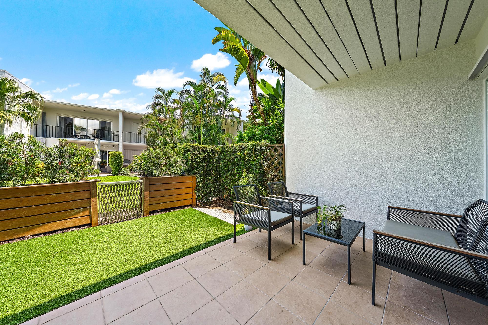 388 Golfview #H, North Palm Beach FL 33408