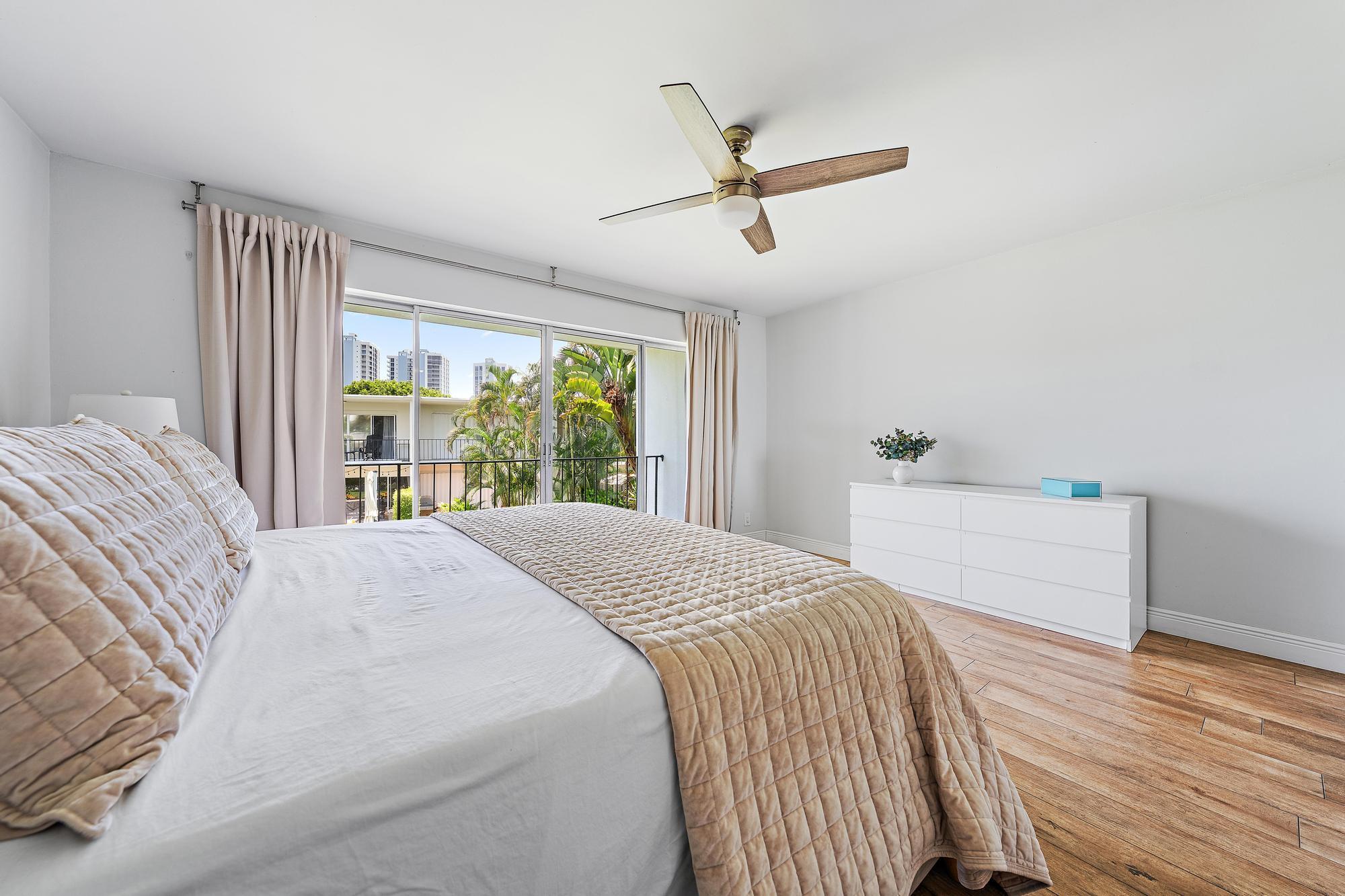 388 Golfview #H, North Palm Beach FL 33408
