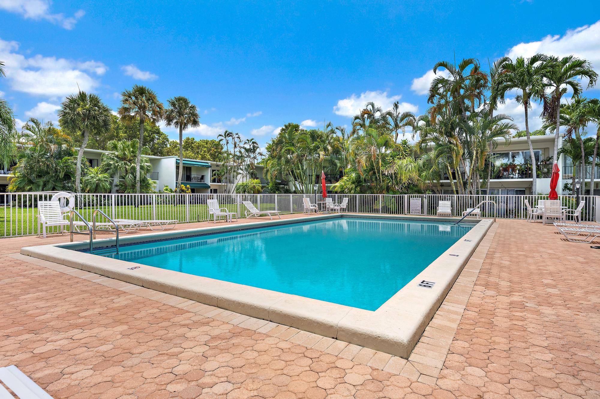 388 Golfview #H, North Palm Beach FL 33408