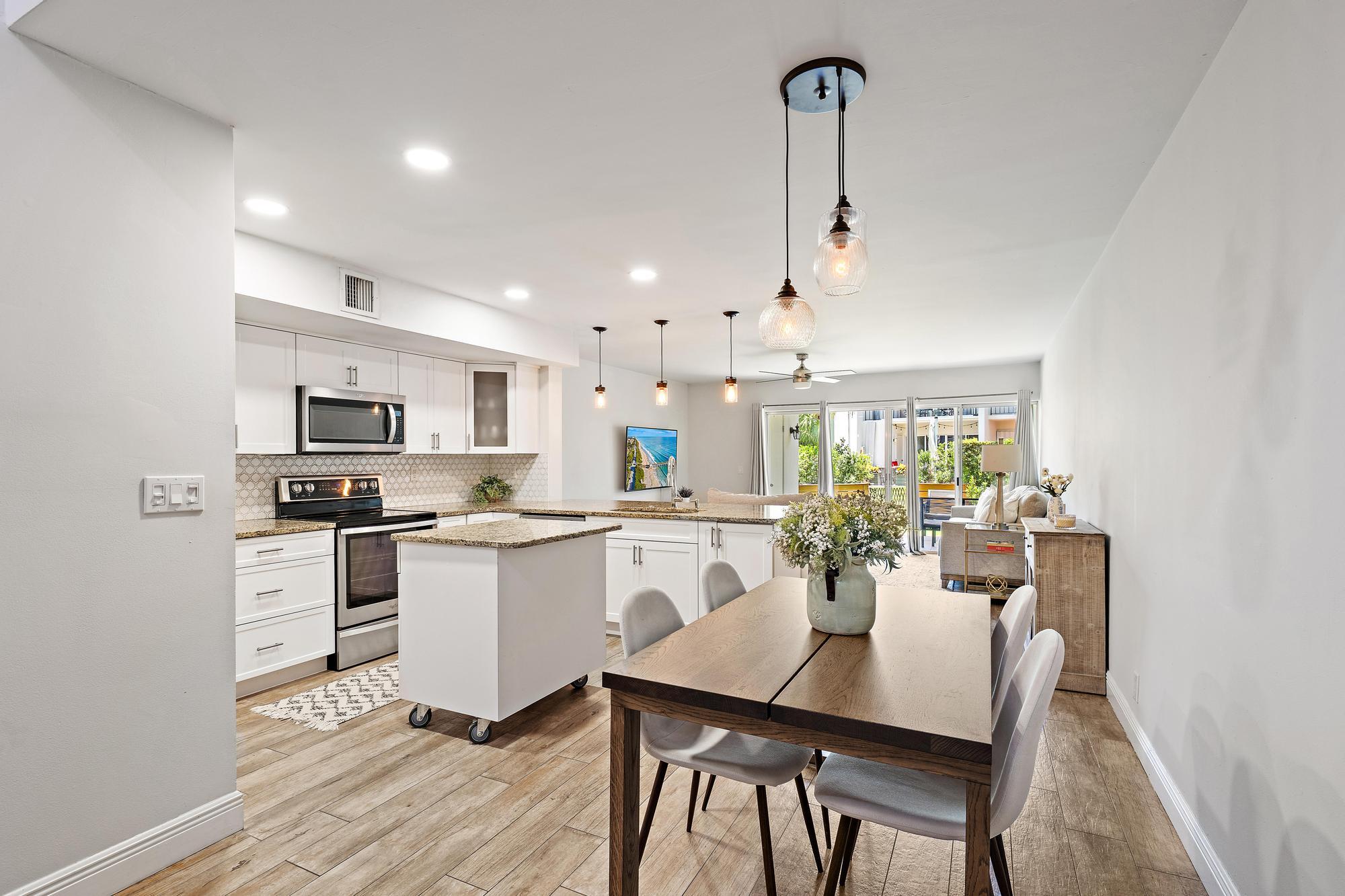 388 Golfview #H, North Palm Beach FL 33408