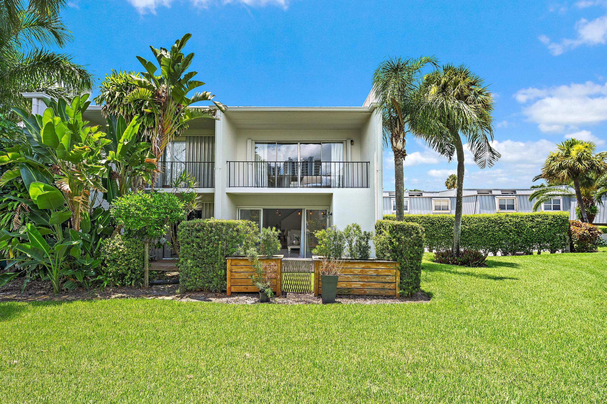 388 Golfview #H, North Palm Beach FL 33408