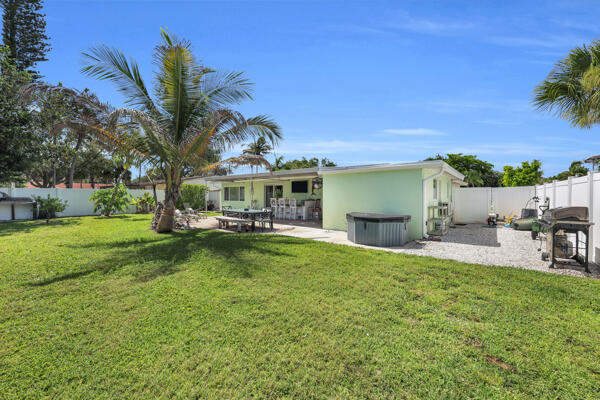 804 N Cinnamon, North Palm Beach FL 33408